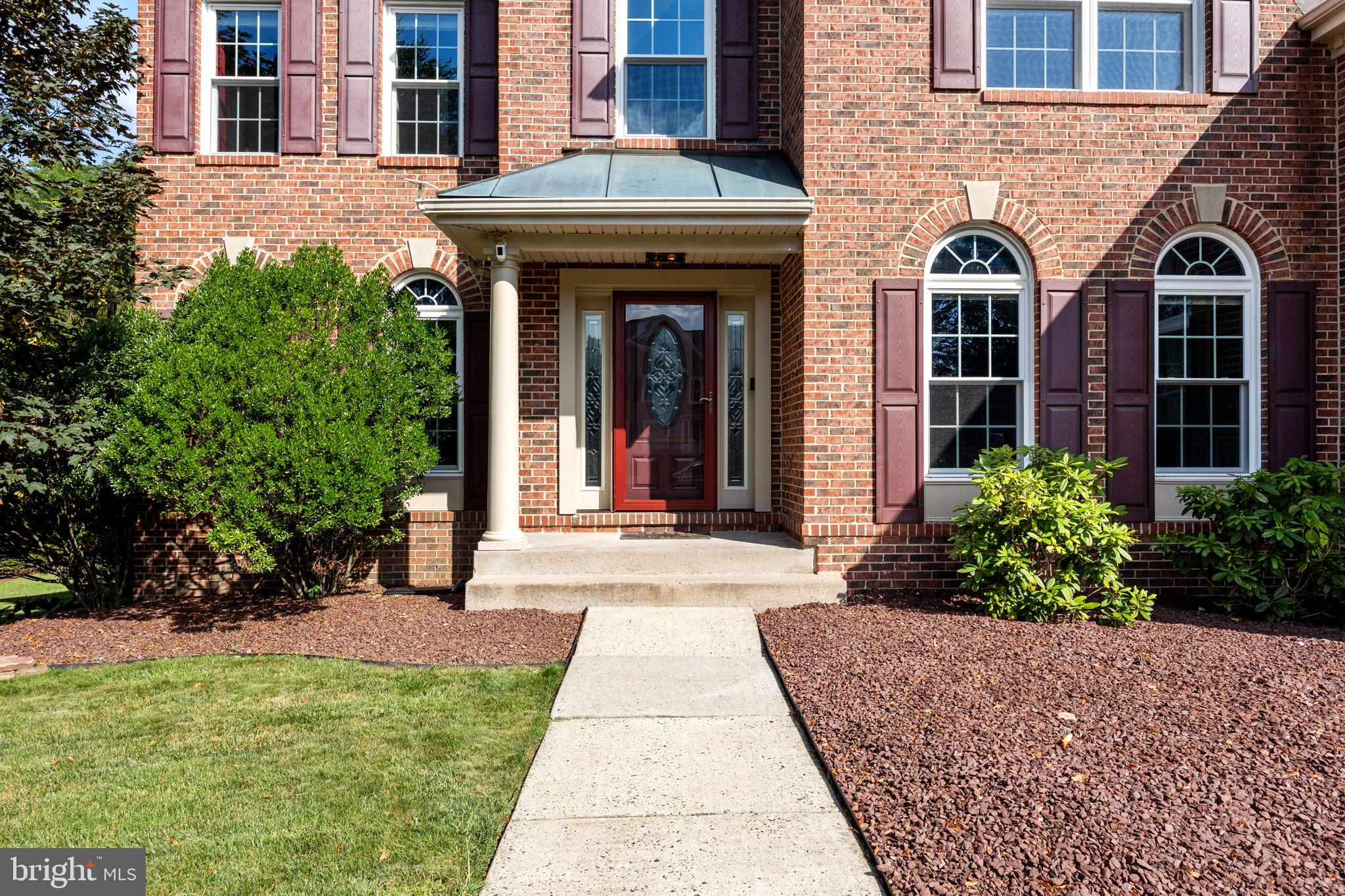 LONGSHORE ESTS - Residential