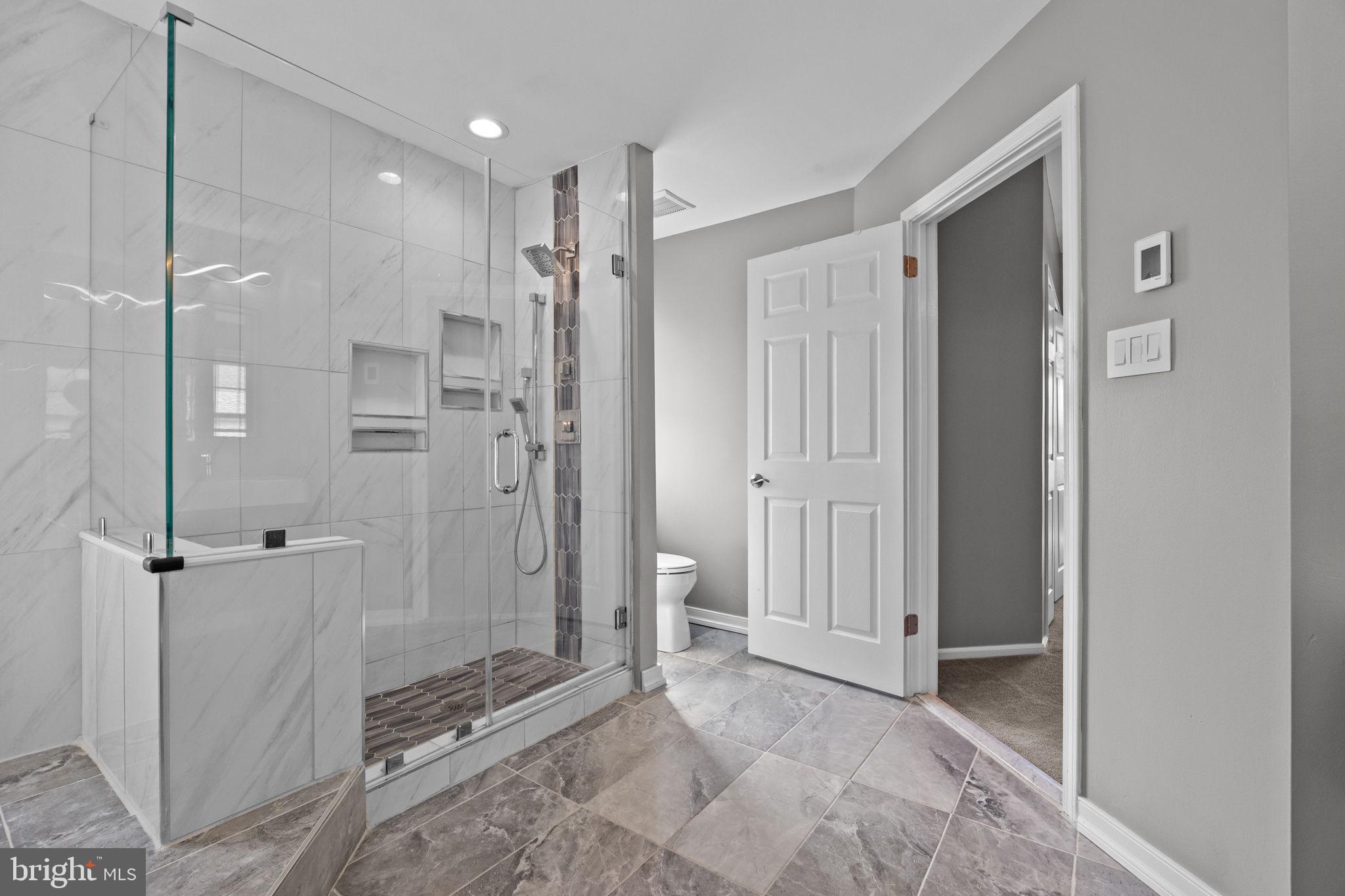 LONGSHORE ESTS - Residential