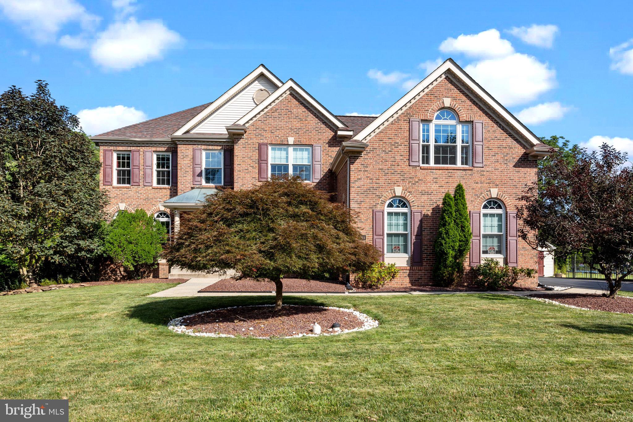 LONGSHORE ESTS - Residential
