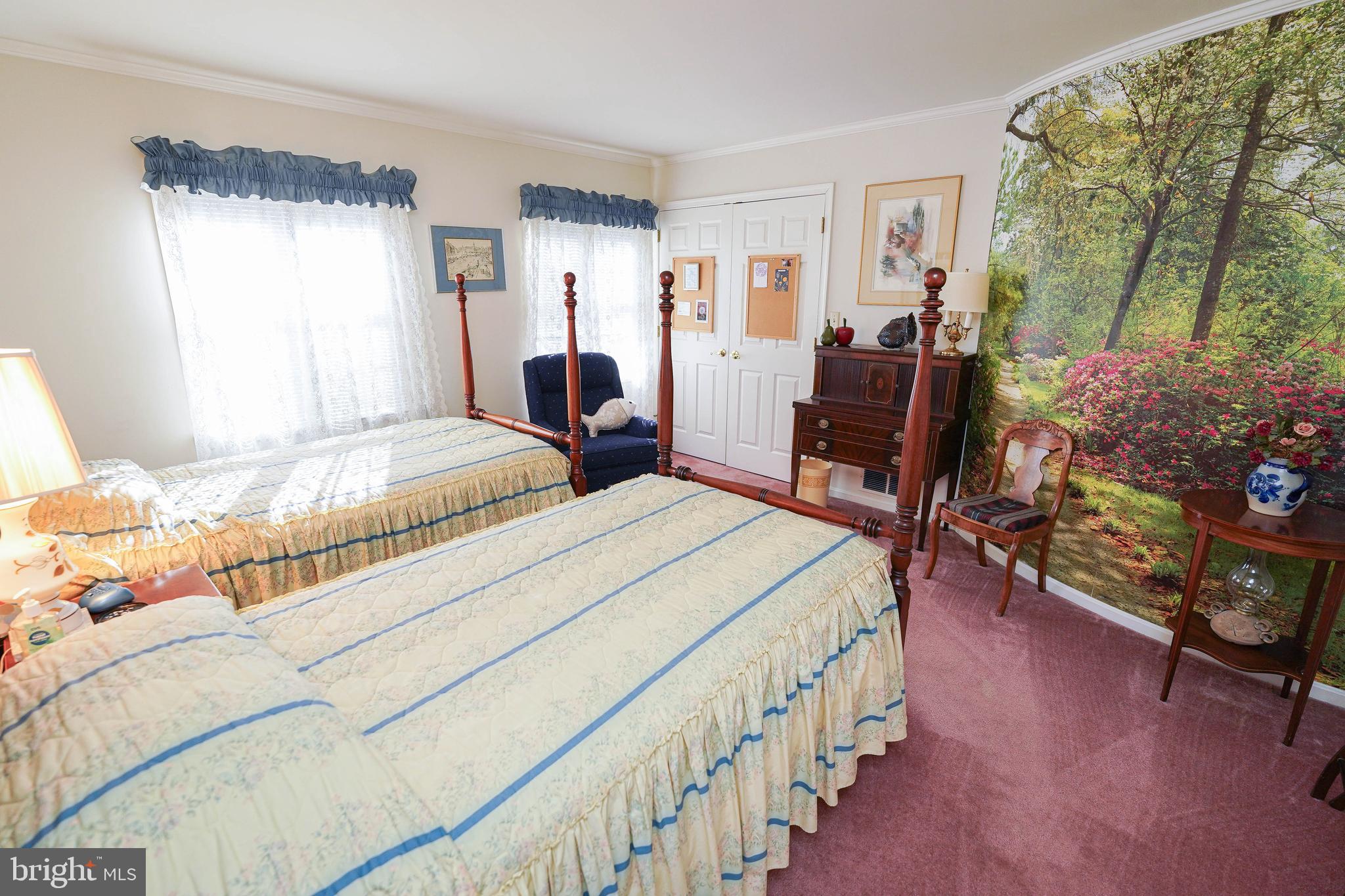 HOLLY SHORES - Residential