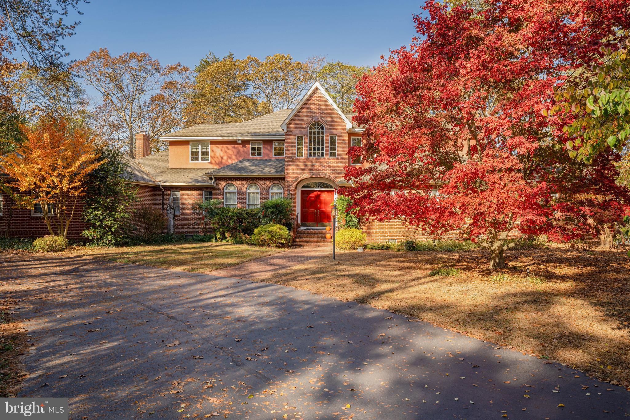 HOLLY SHORES - Residential