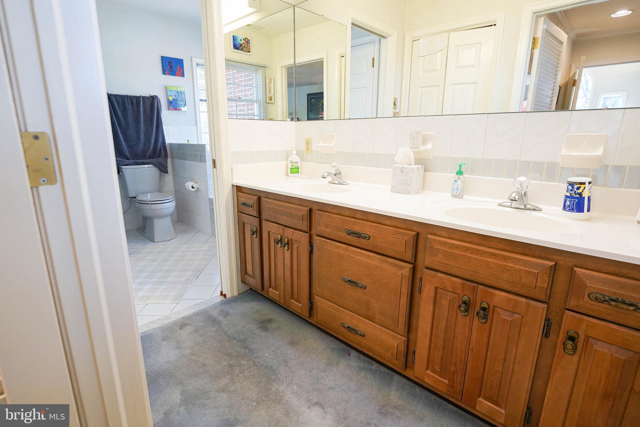 HOLLY SHORES - Residential
