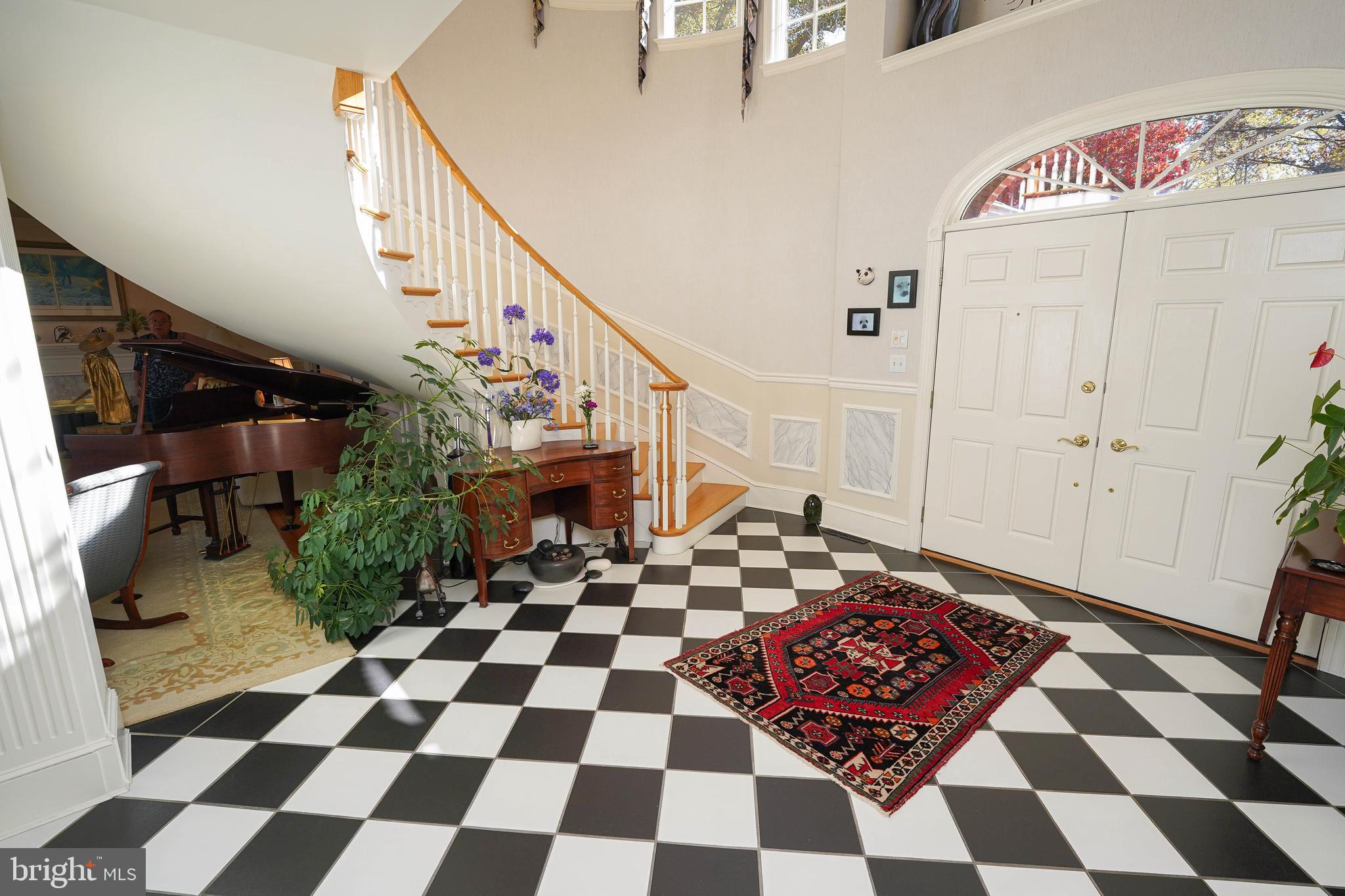 HOLLY SHORES - Residential