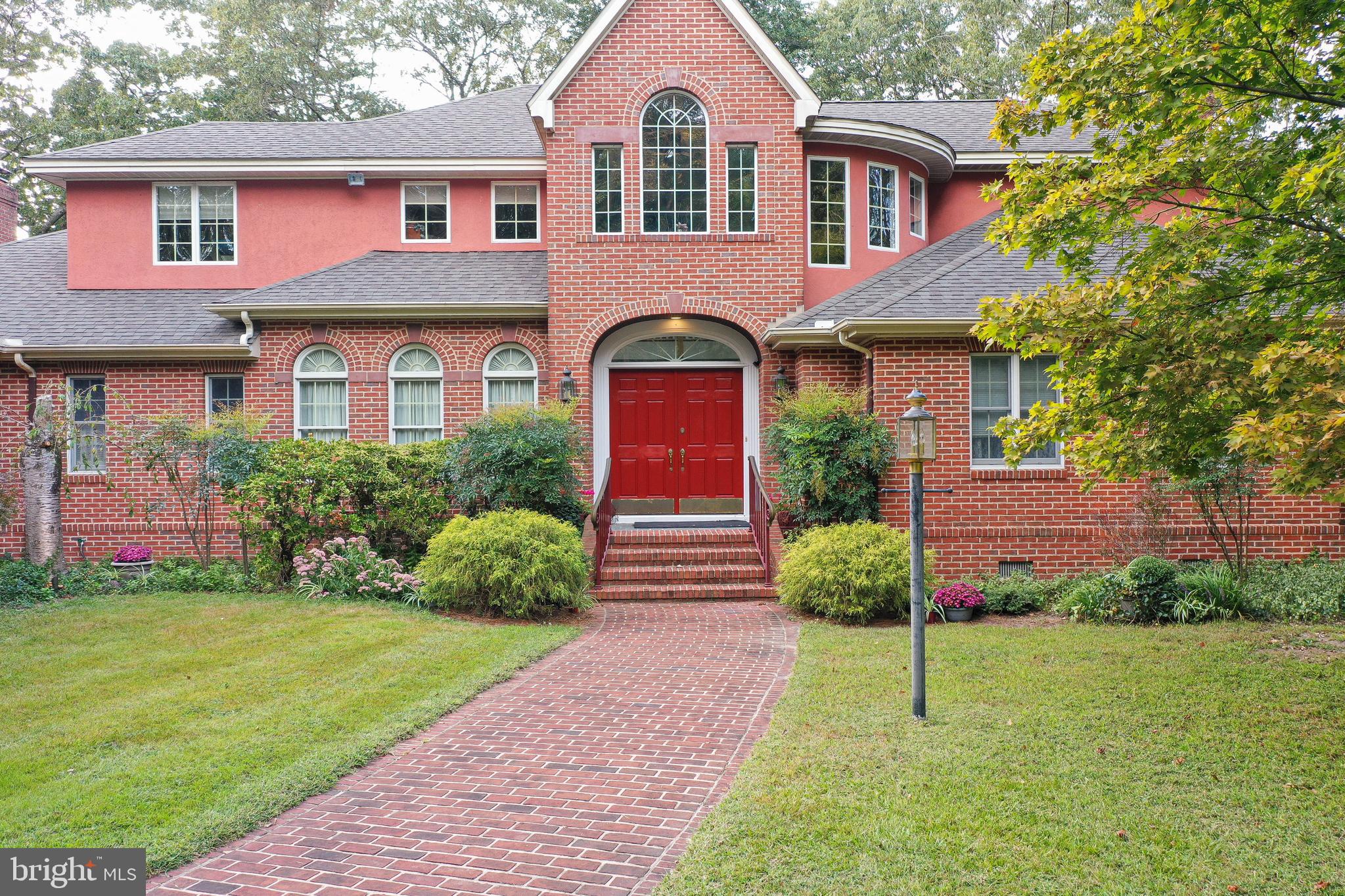 HOLLY SHORES - Residential