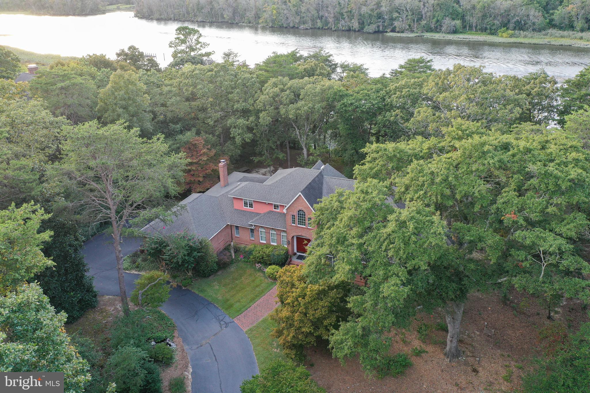 HOLLY SHORES - Residential