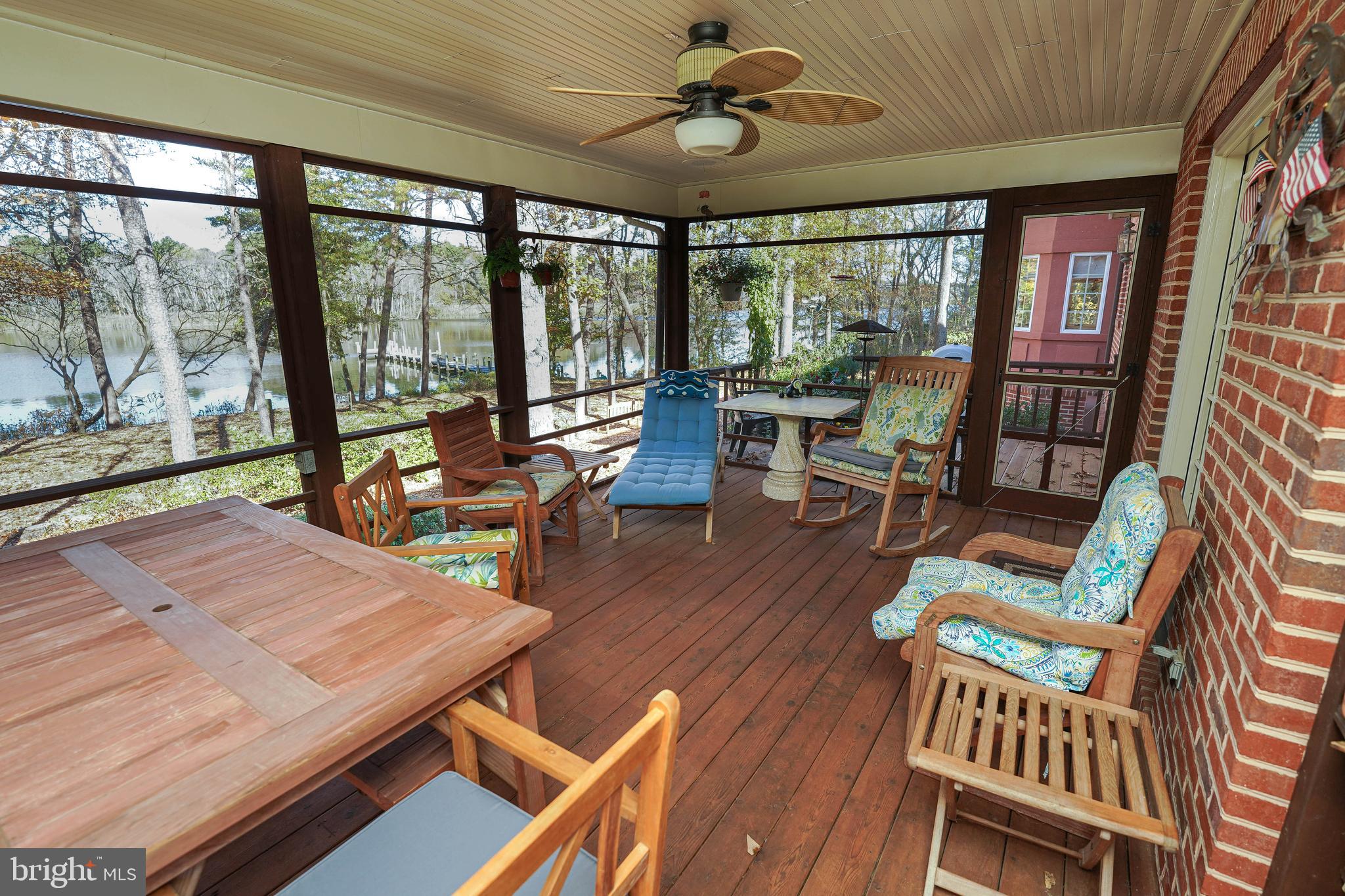 HOLLY SHORES - Residential