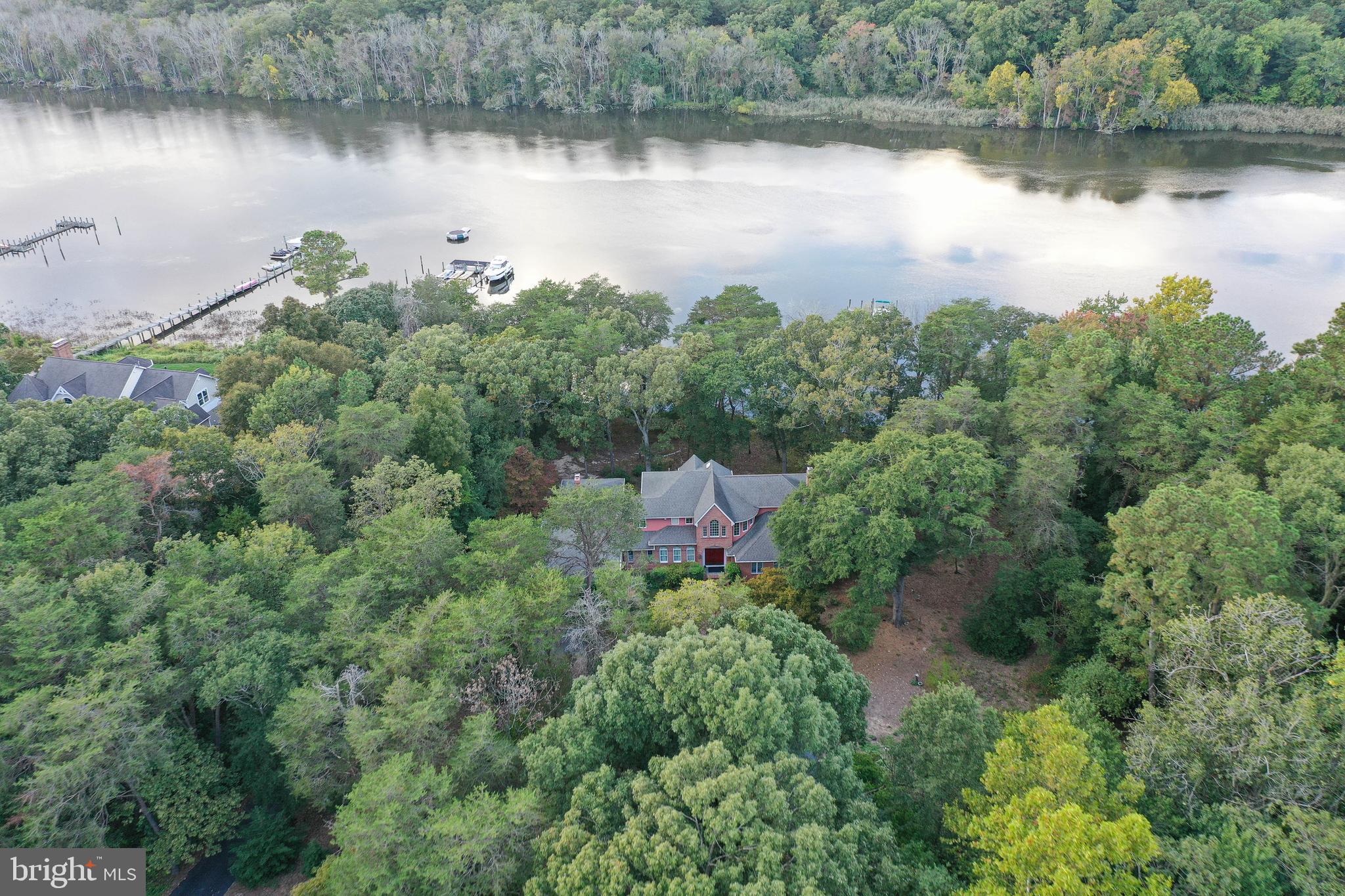 HOLLY SHORES - Residential