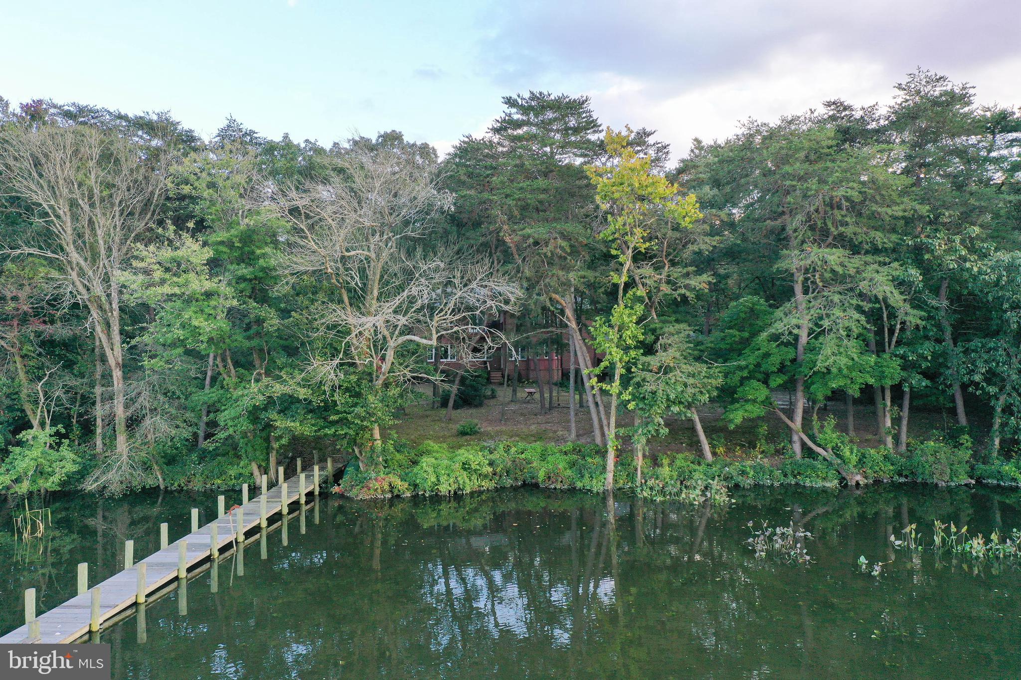 HOLLY SHORES - Residential