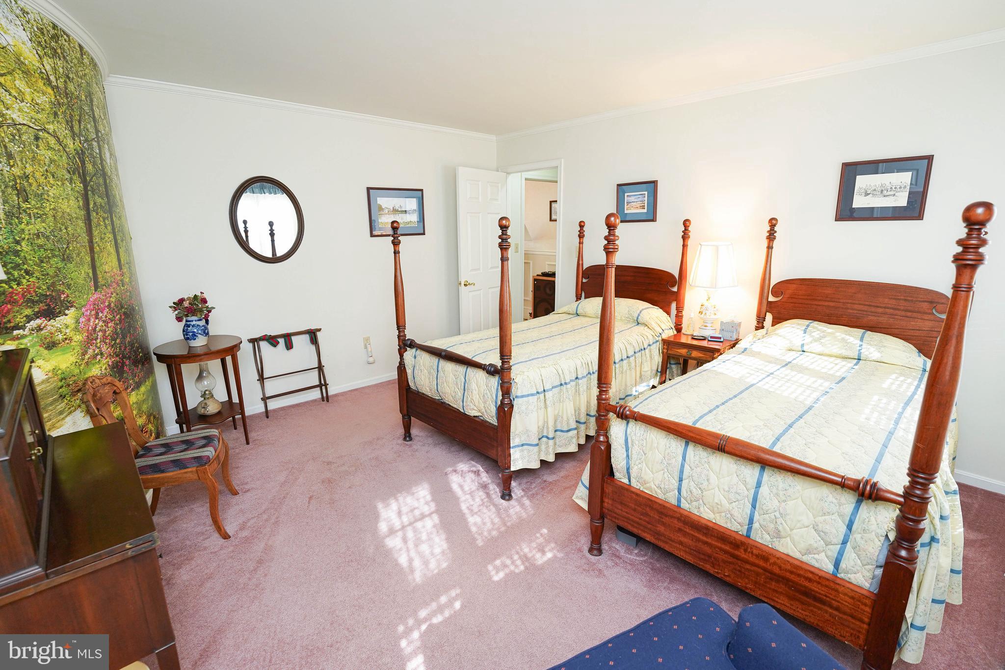 HOLLY SHORES - Residential