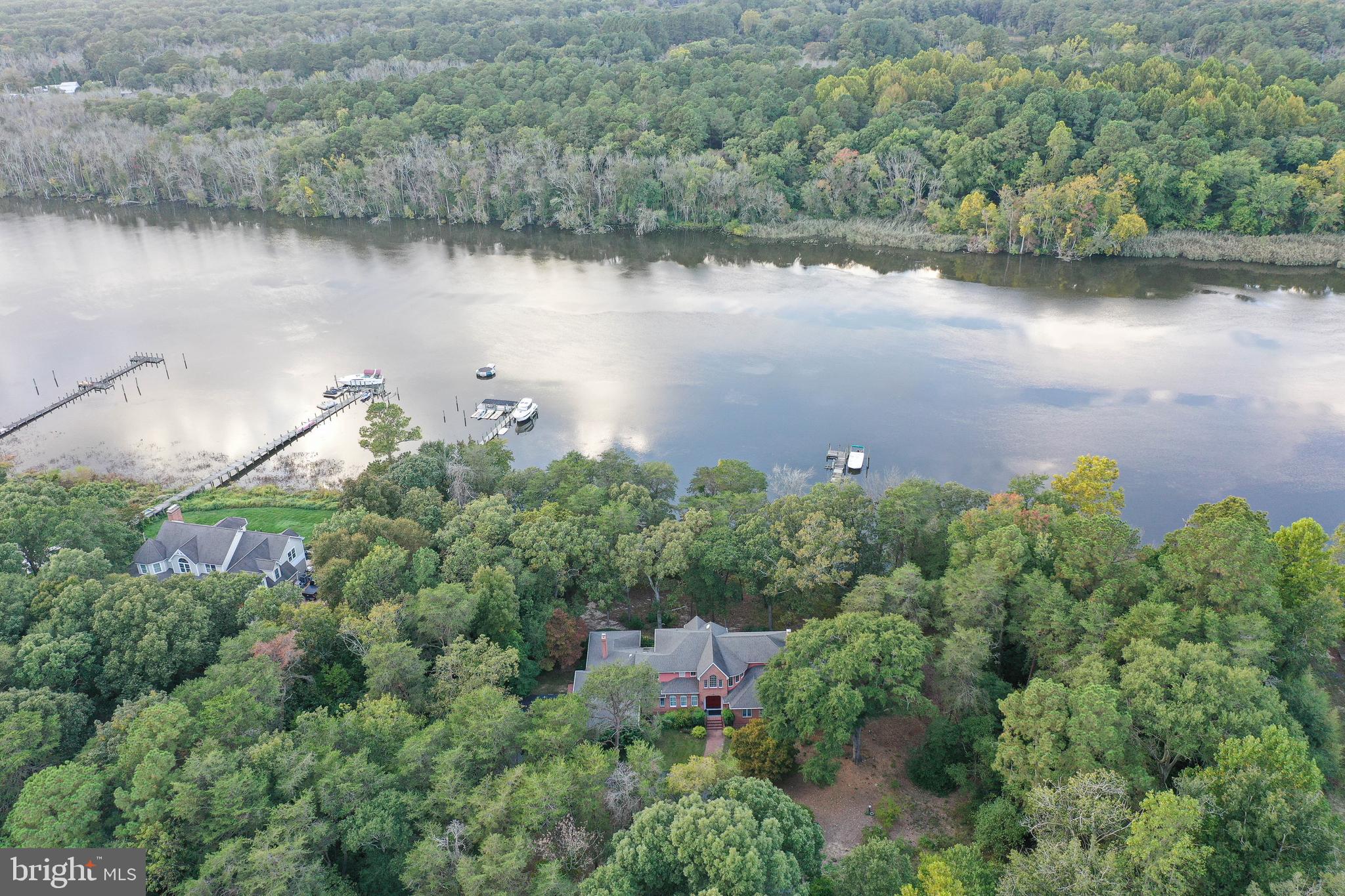 HOLLY SHORES - Residential