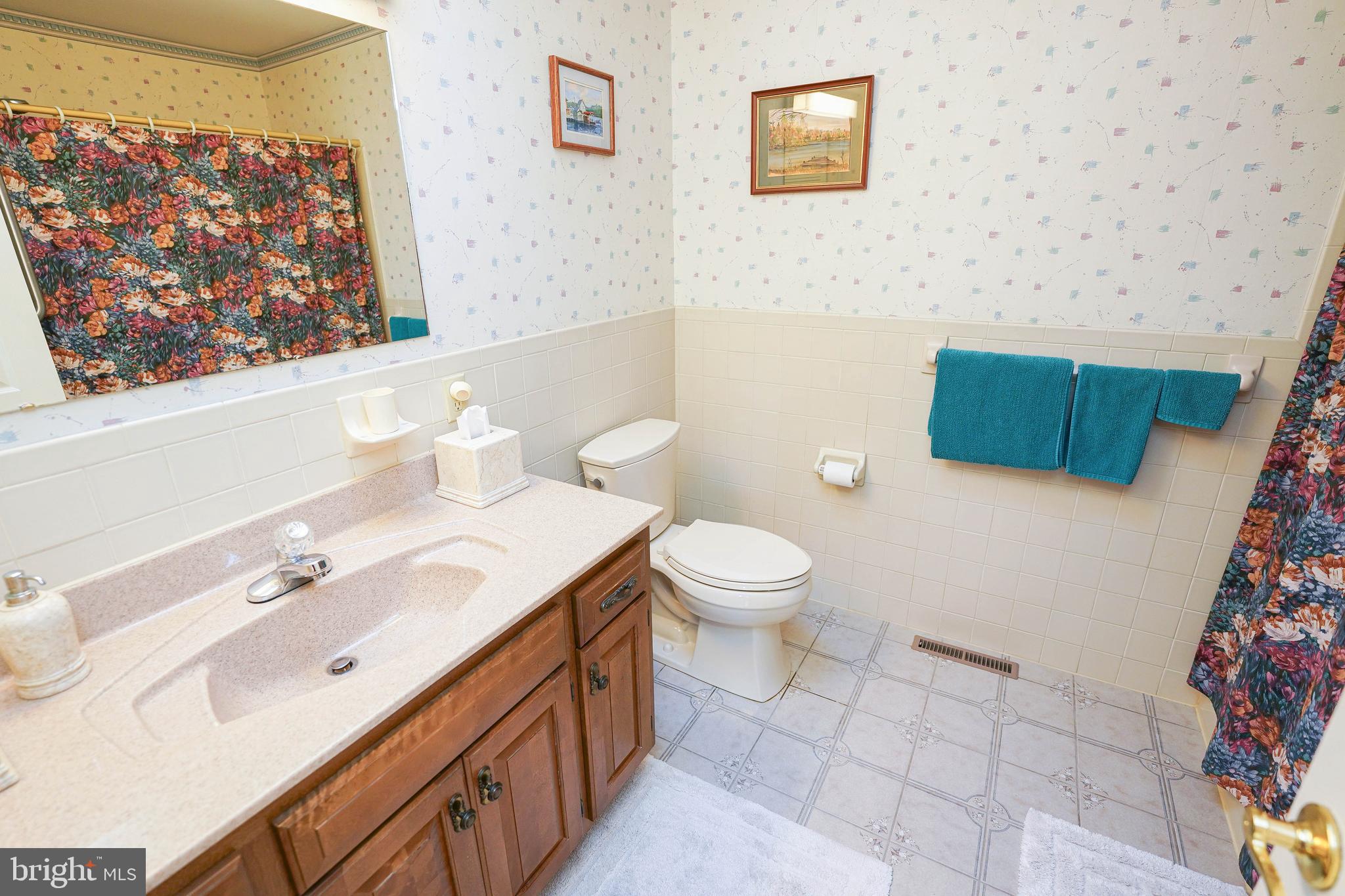 HOLLY SHORES - Residential