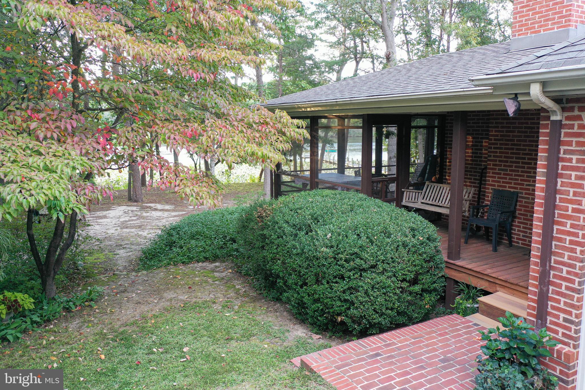 HOLLY SHORES - Residential