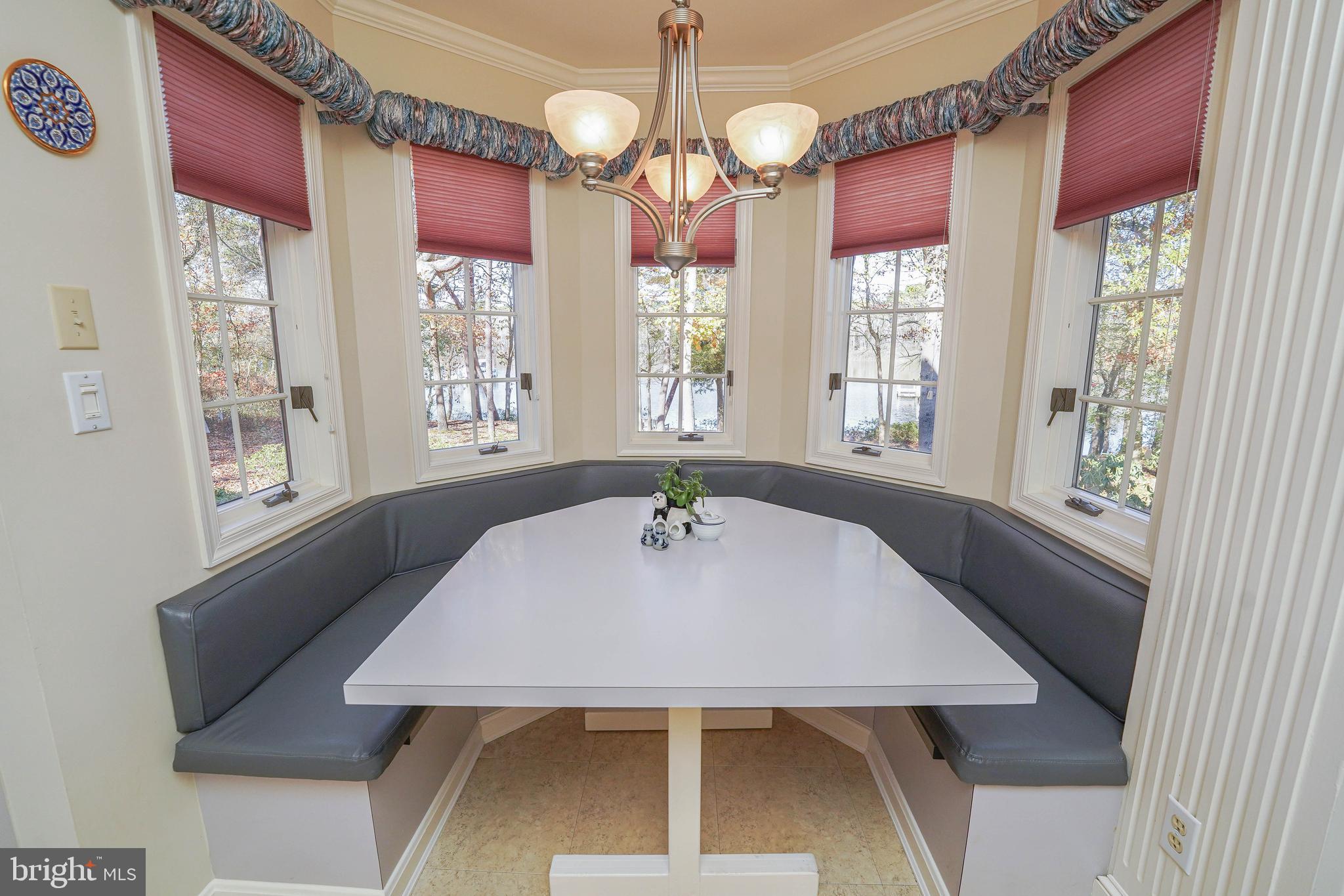 HOLLY SHORES - Residential