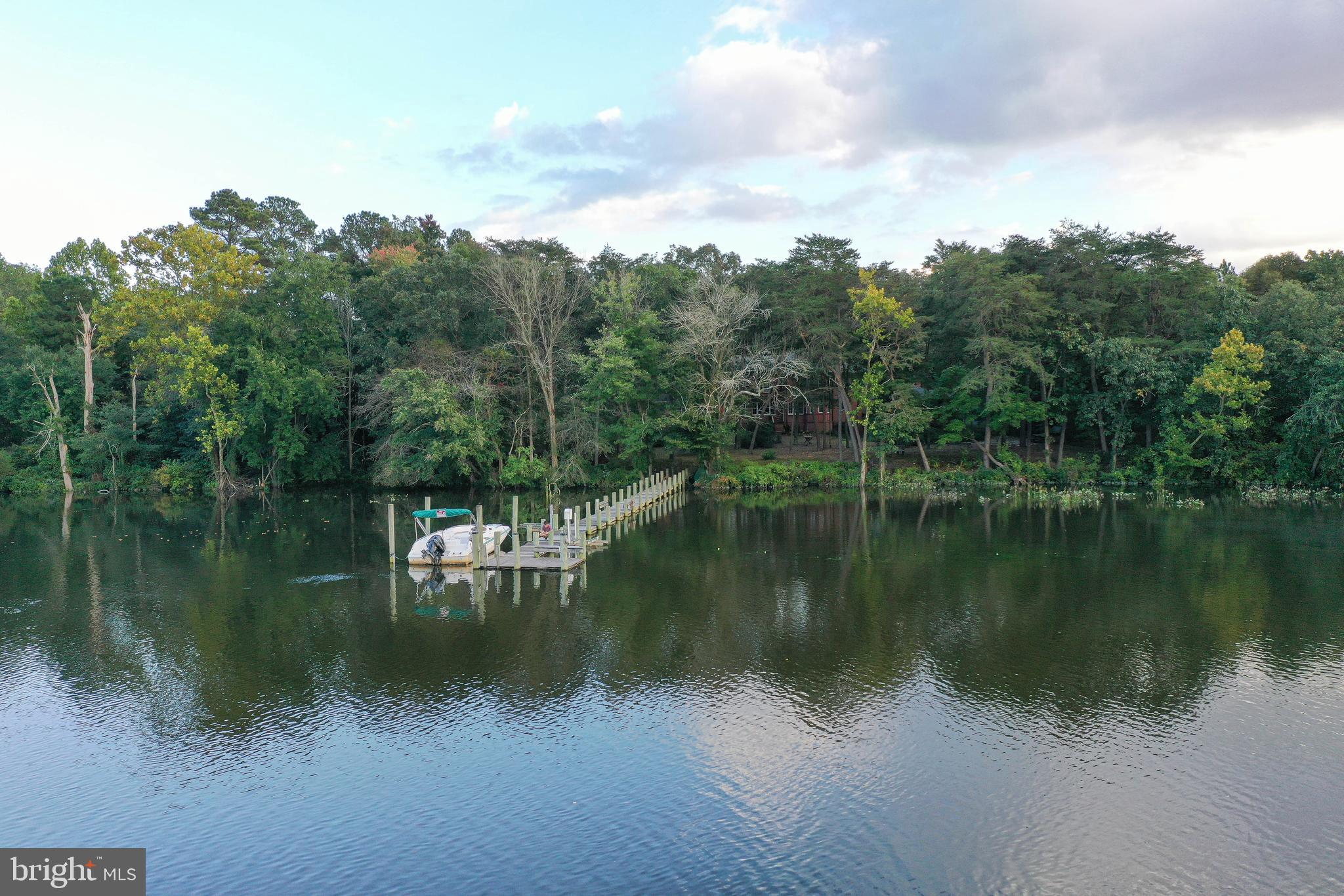 HOLLY SHORES - Residential