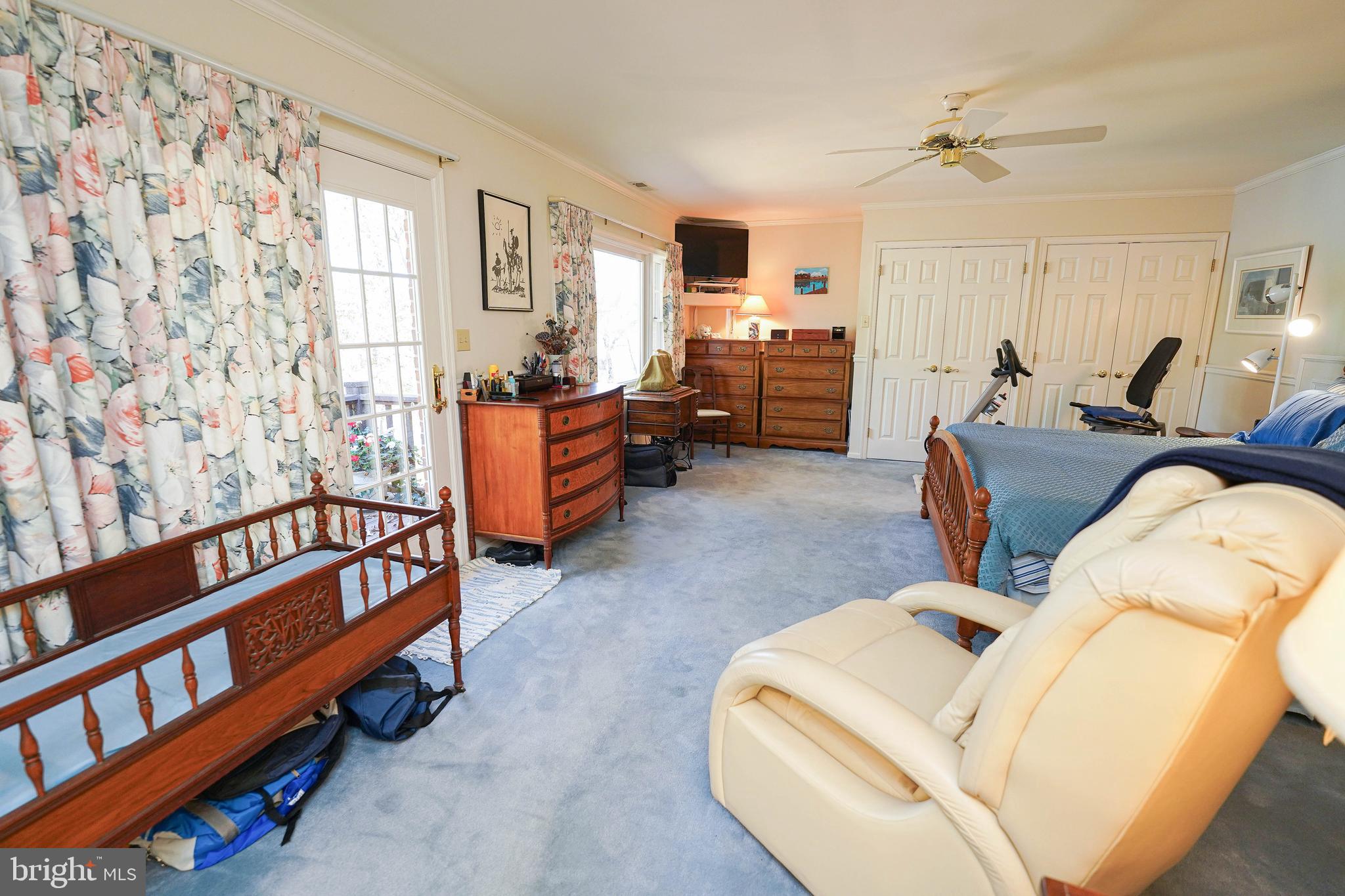 HOLLY SHORES - Residential