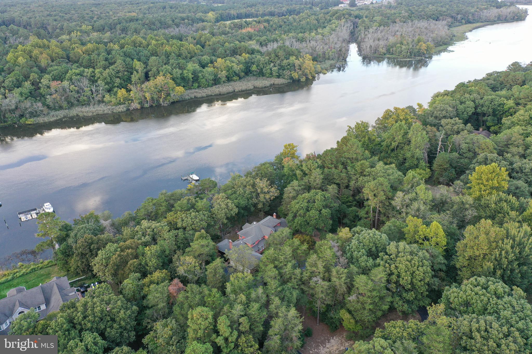 HOLLY SHORES - Residential