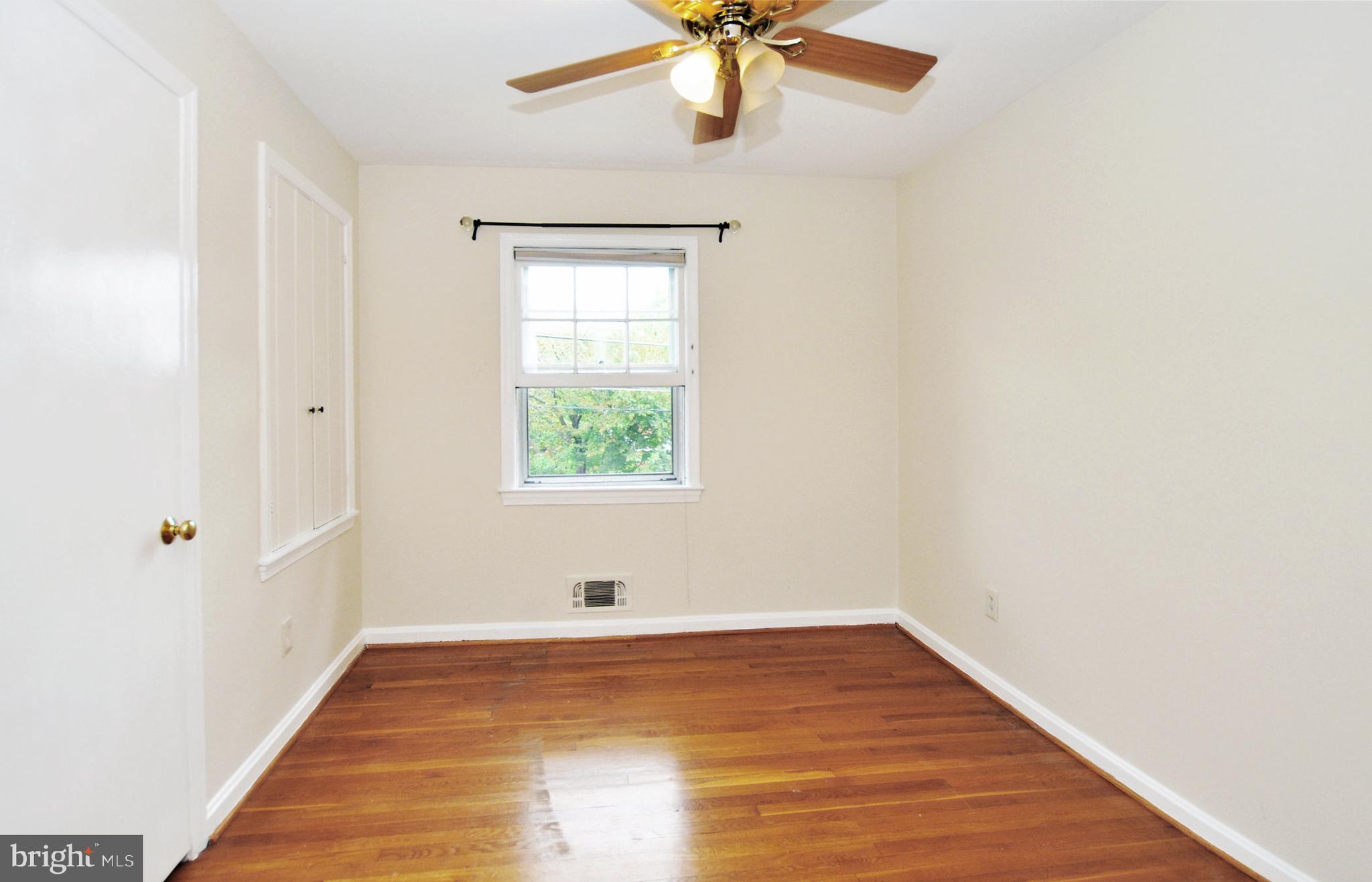 OAKWOOD KNOLLS - Residential