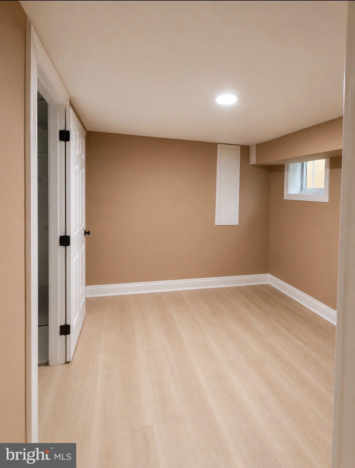 ELMWOOD PARK - Residential