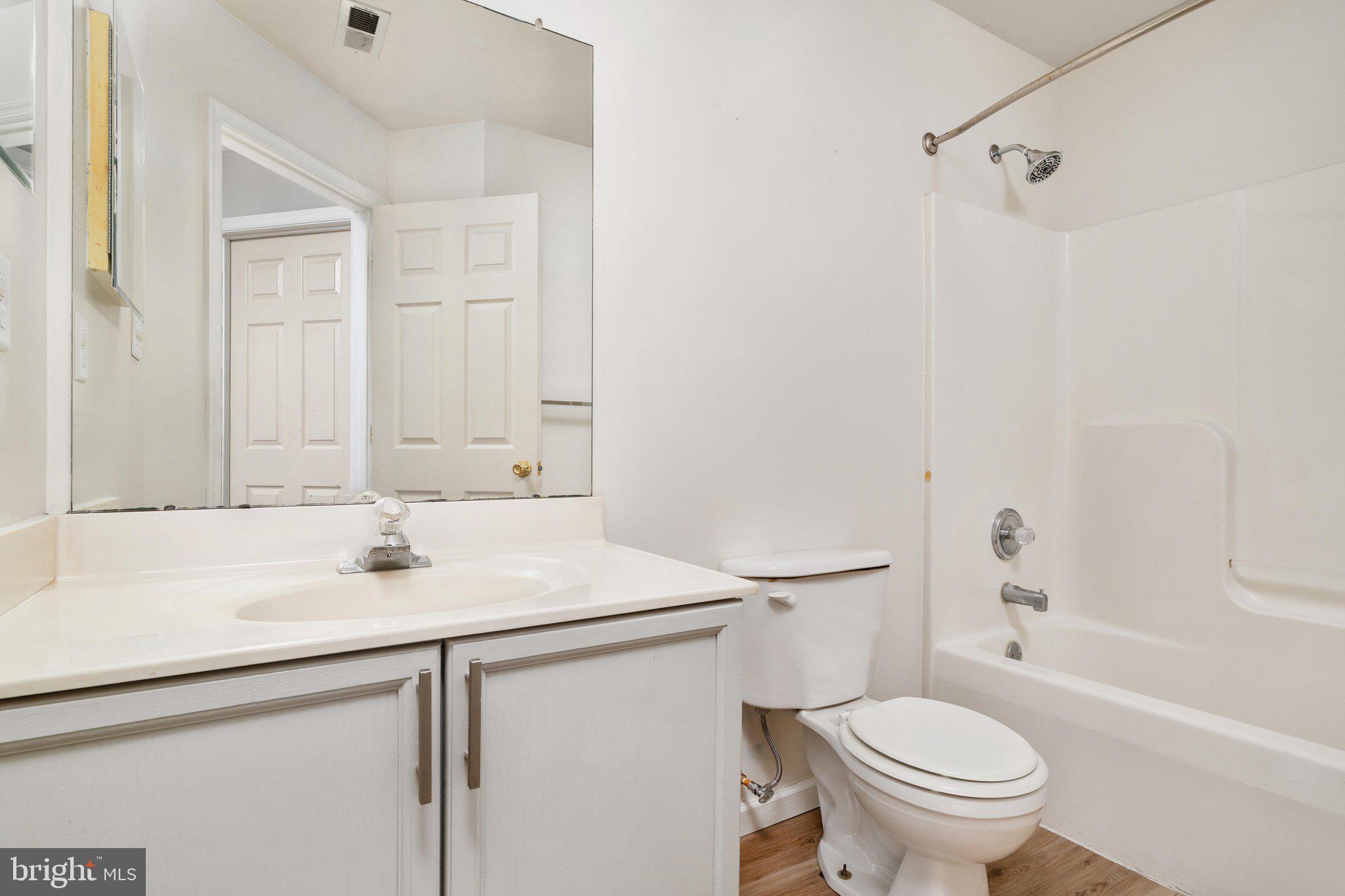 LAUREL RIDGE - Residential