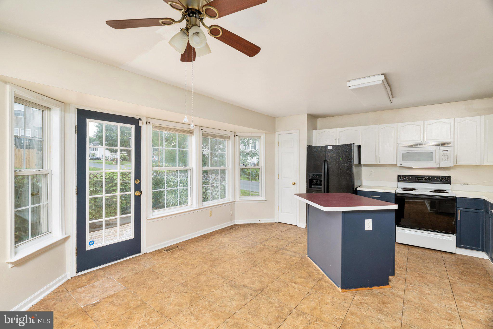LAUREL RIDGE - Residential
