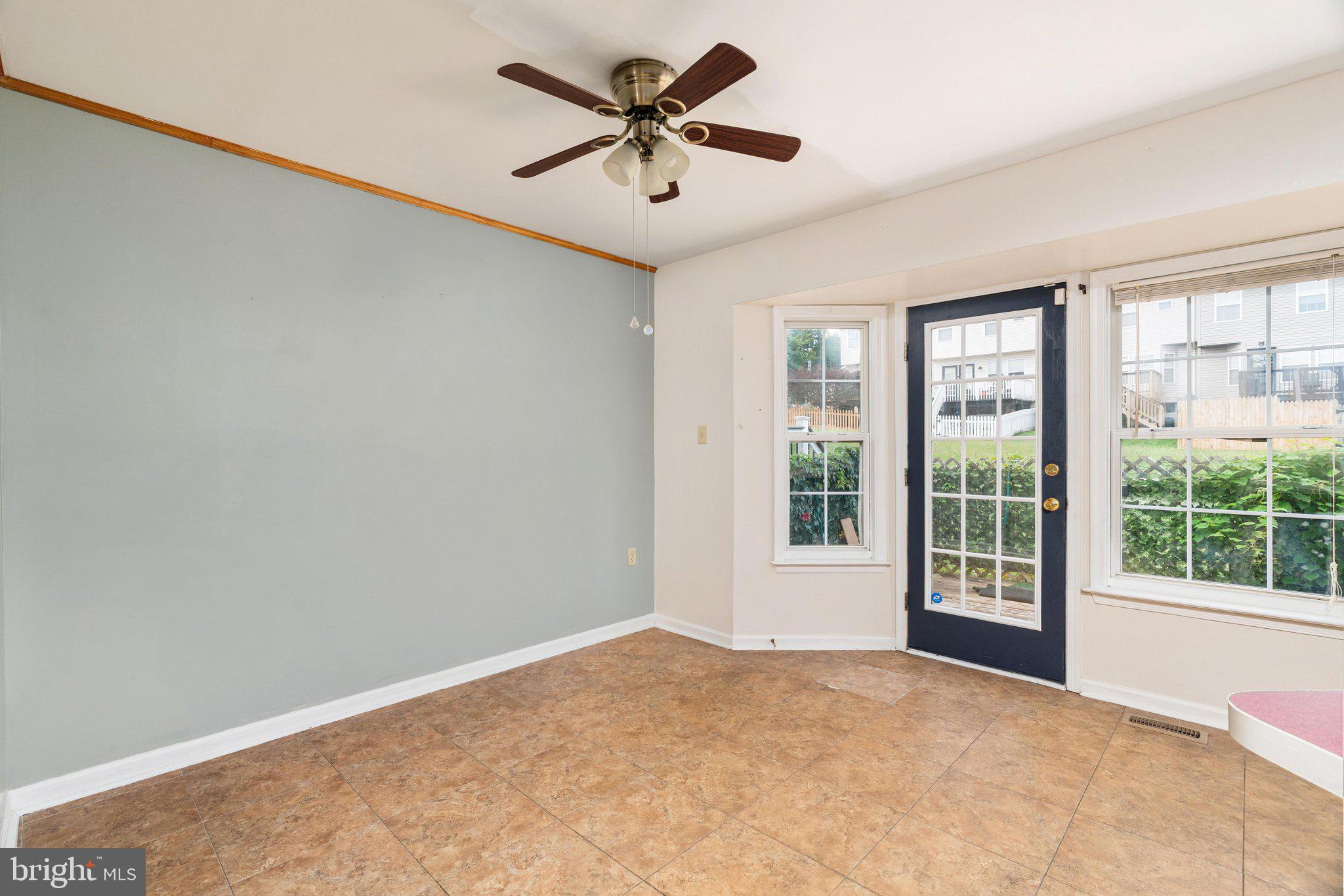 LAUREL RIDGE - Residential