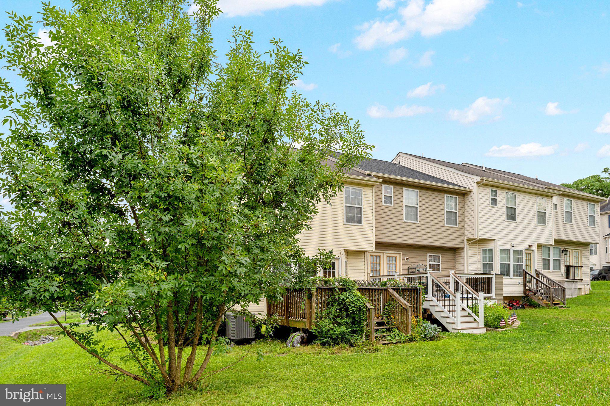 LAUREL RIDGE - Residential