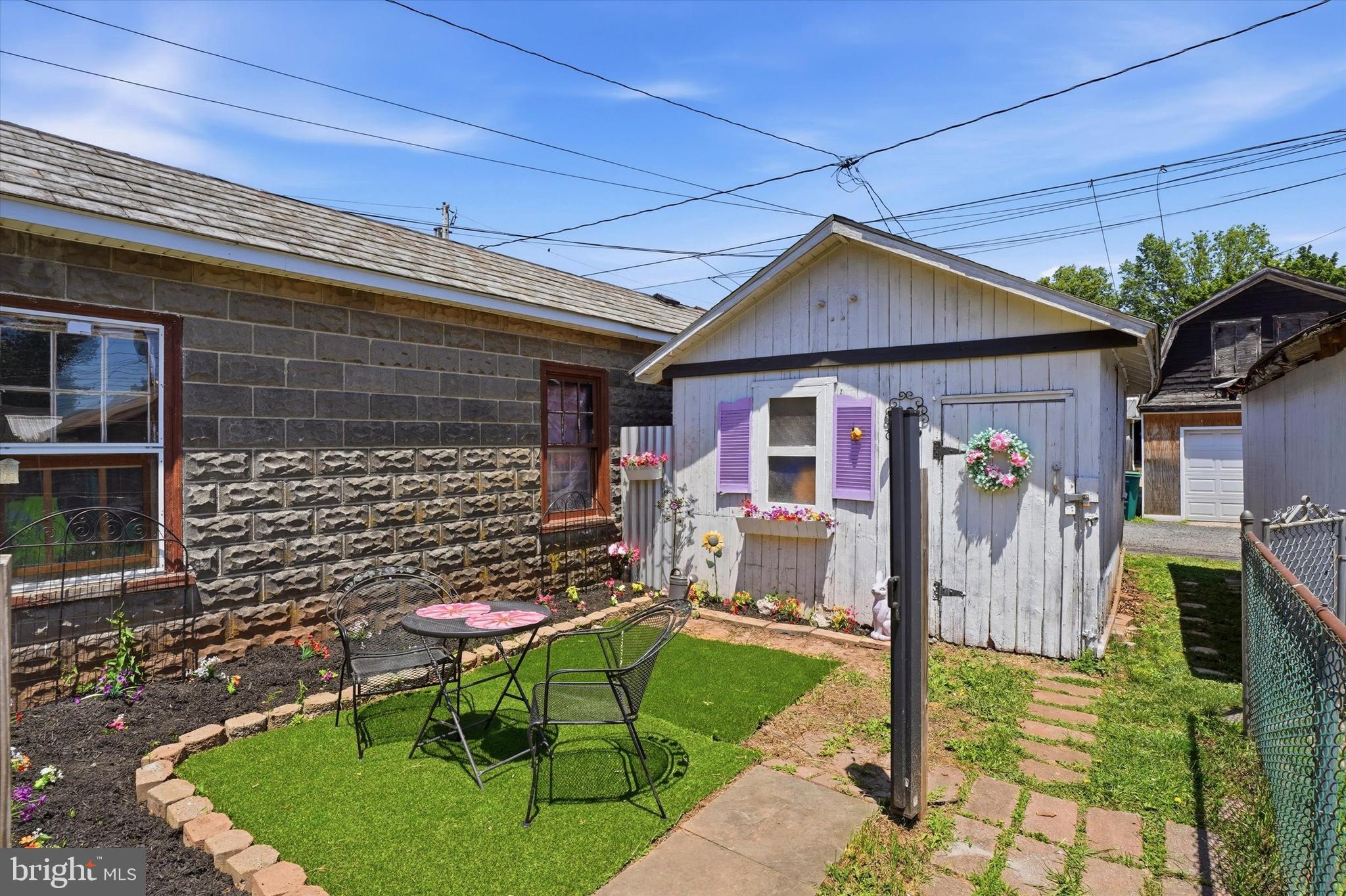 LANSDALE - Residential