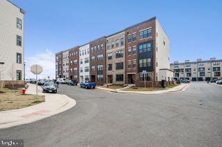 METRO WALK AT MOOREFIELD STATION - Residential