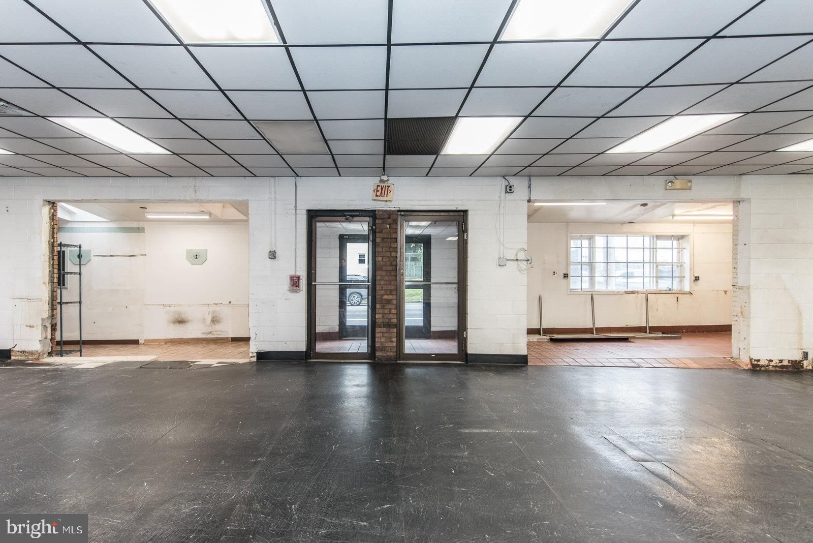 MAYFAIR - Commercial Sale