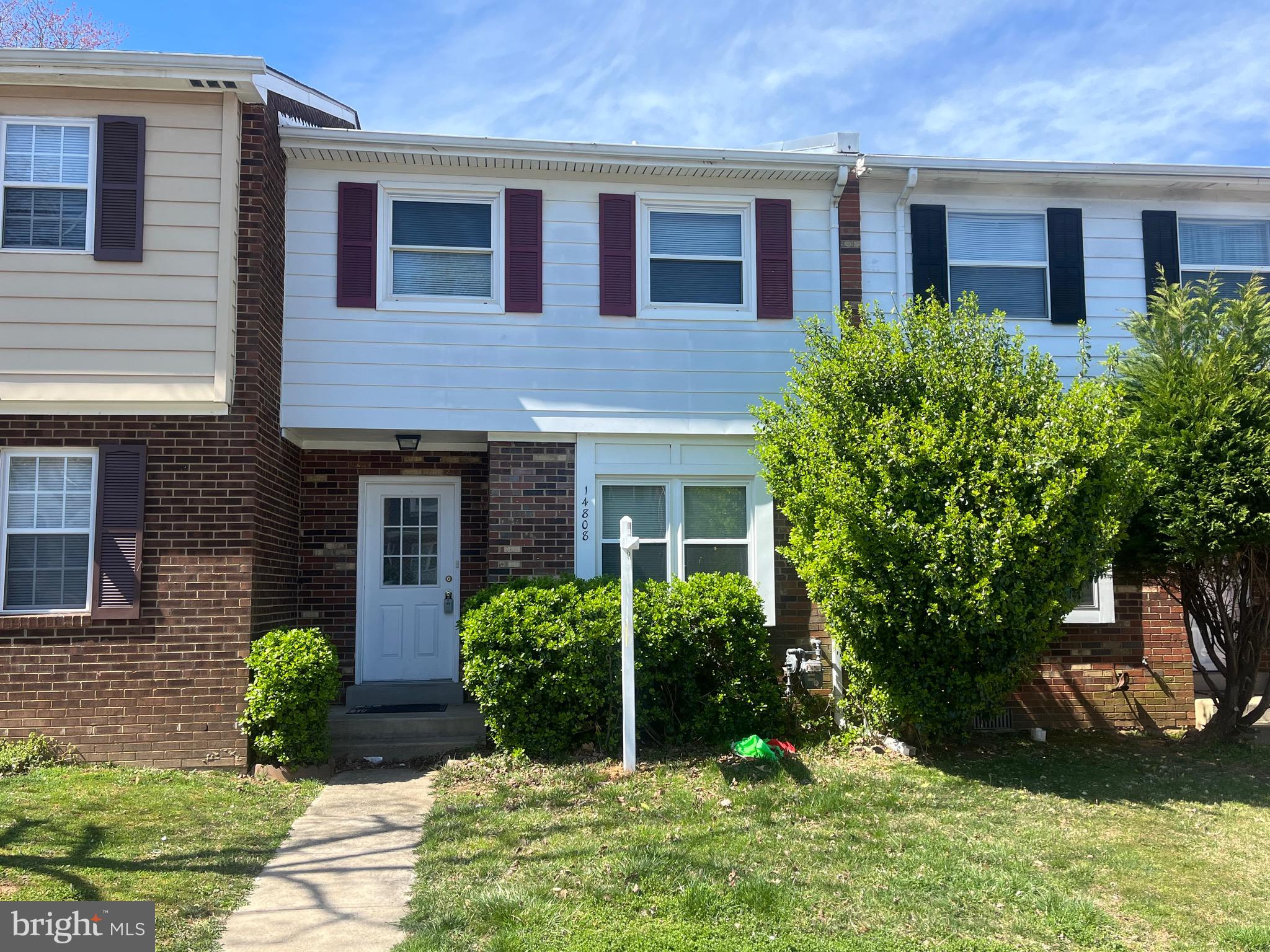 SELLER WILL REPLACE REFRIGERATOR AND STOVE RANGE BEFORE CLOSING MOVE IN READY,  FRESHLY PAINTED , FEATURING DOUBLE PANE WINDOWS, NEWER FURNACE AND WATER HEATER, GREAT AREA VERY CLOSE TO I-95 AND POTOMAC MILLS, THANK YOU FOR SHOWING. NEW PICTURES COMING SOON