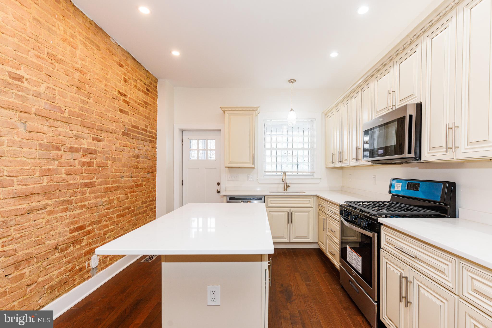 MCELDERRY PARK - Residential