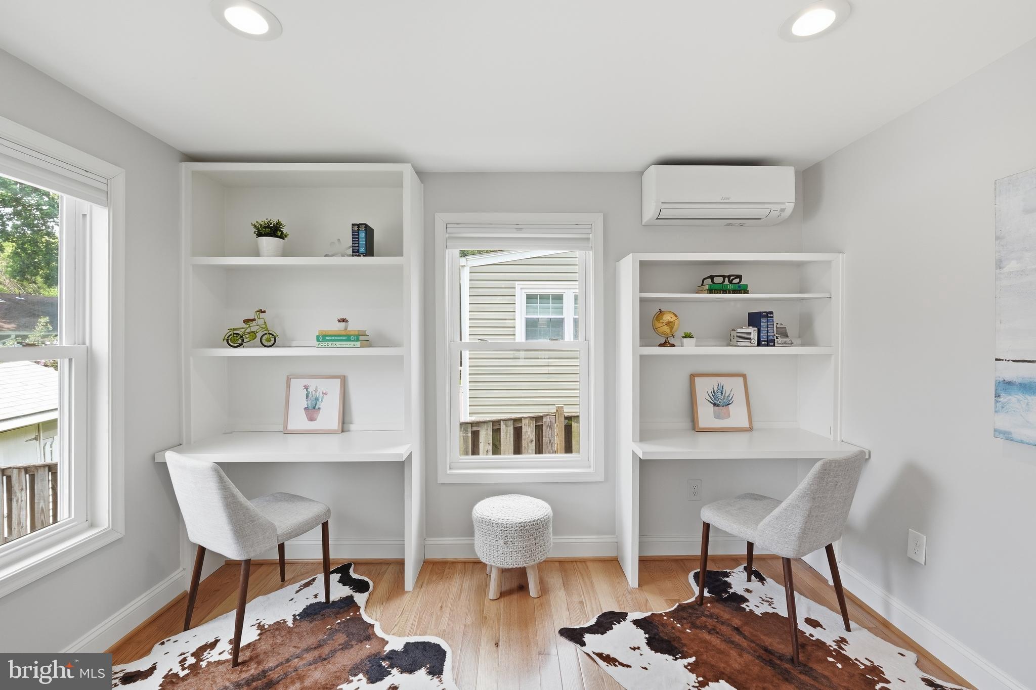 WOODSIDE KNOLLS - Residential