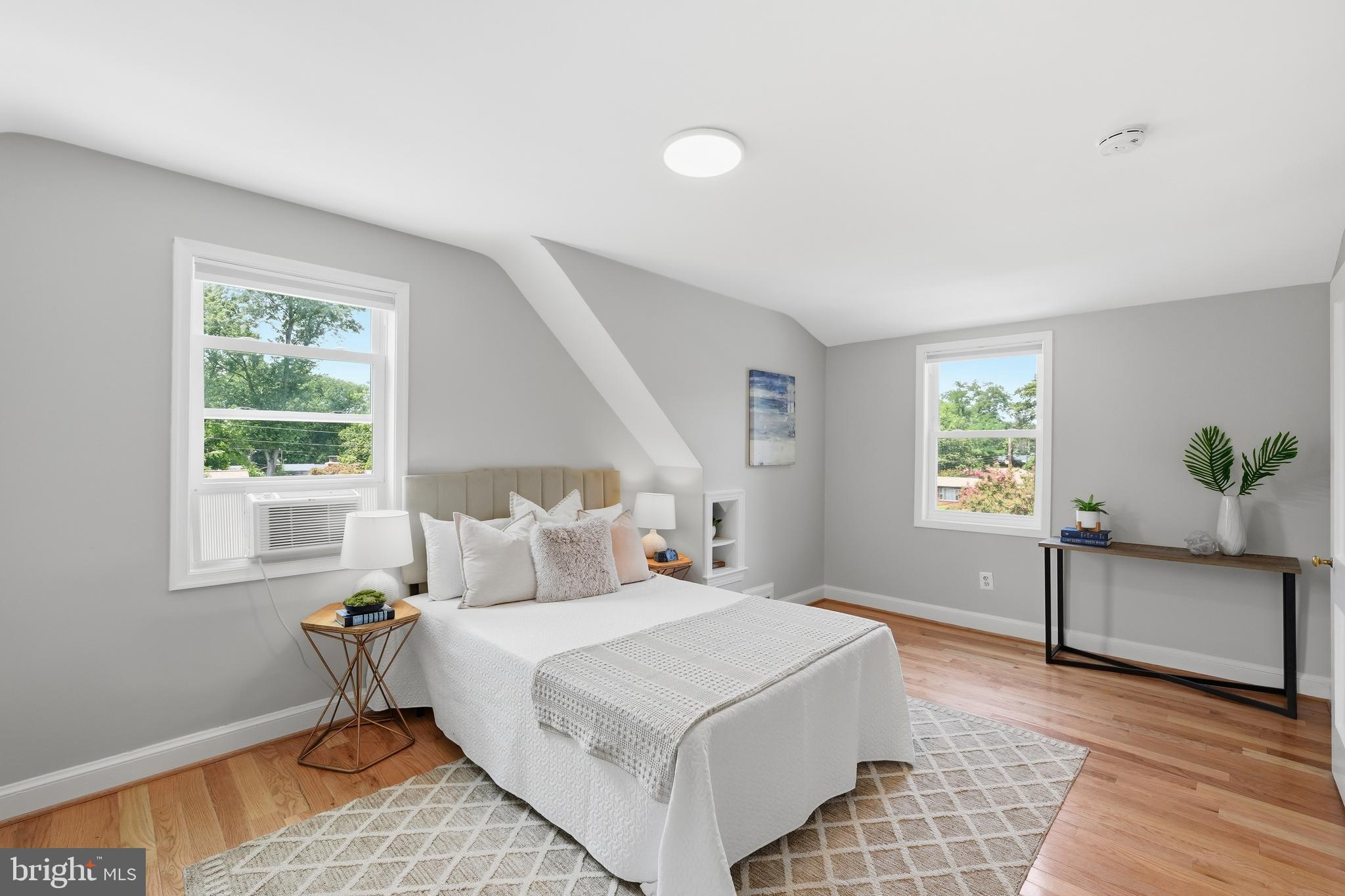 WOODSIDE KNOLLS - Residential