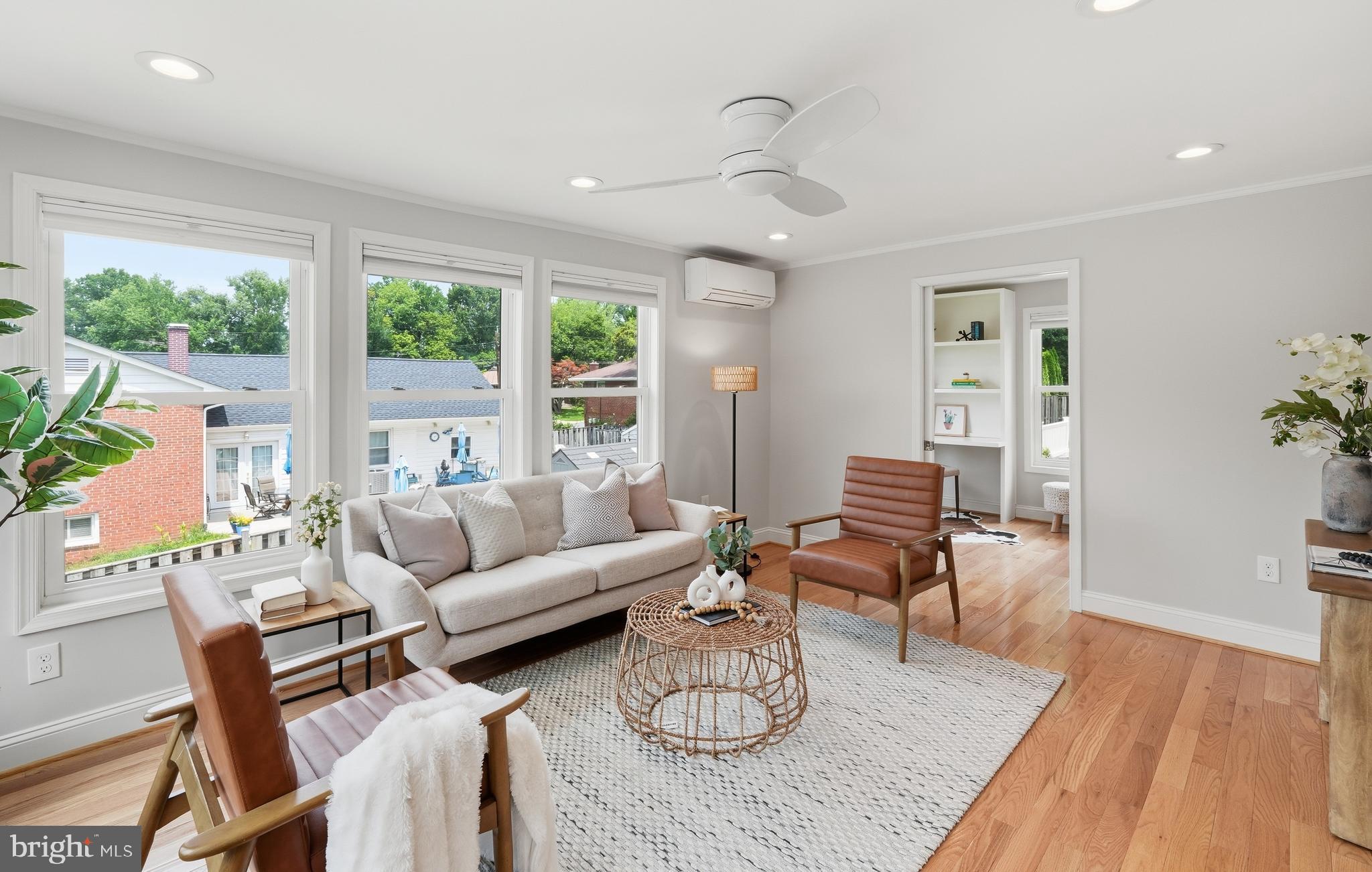 WOODSIDE KNOLLS - Residential