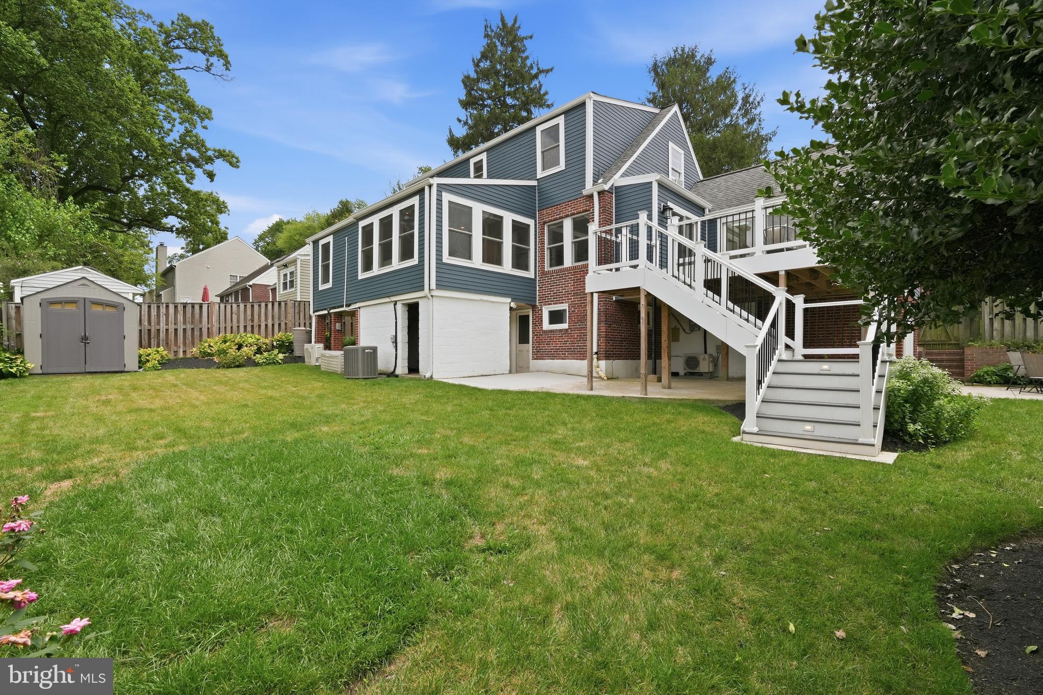 WOODSIDE KNOLLS - Residential