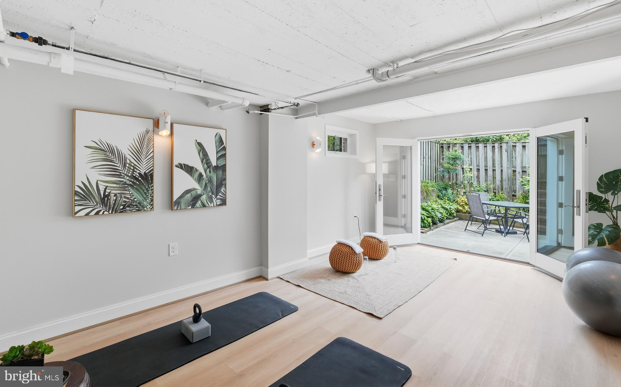 WOODSIDE KNOLLS - Residential