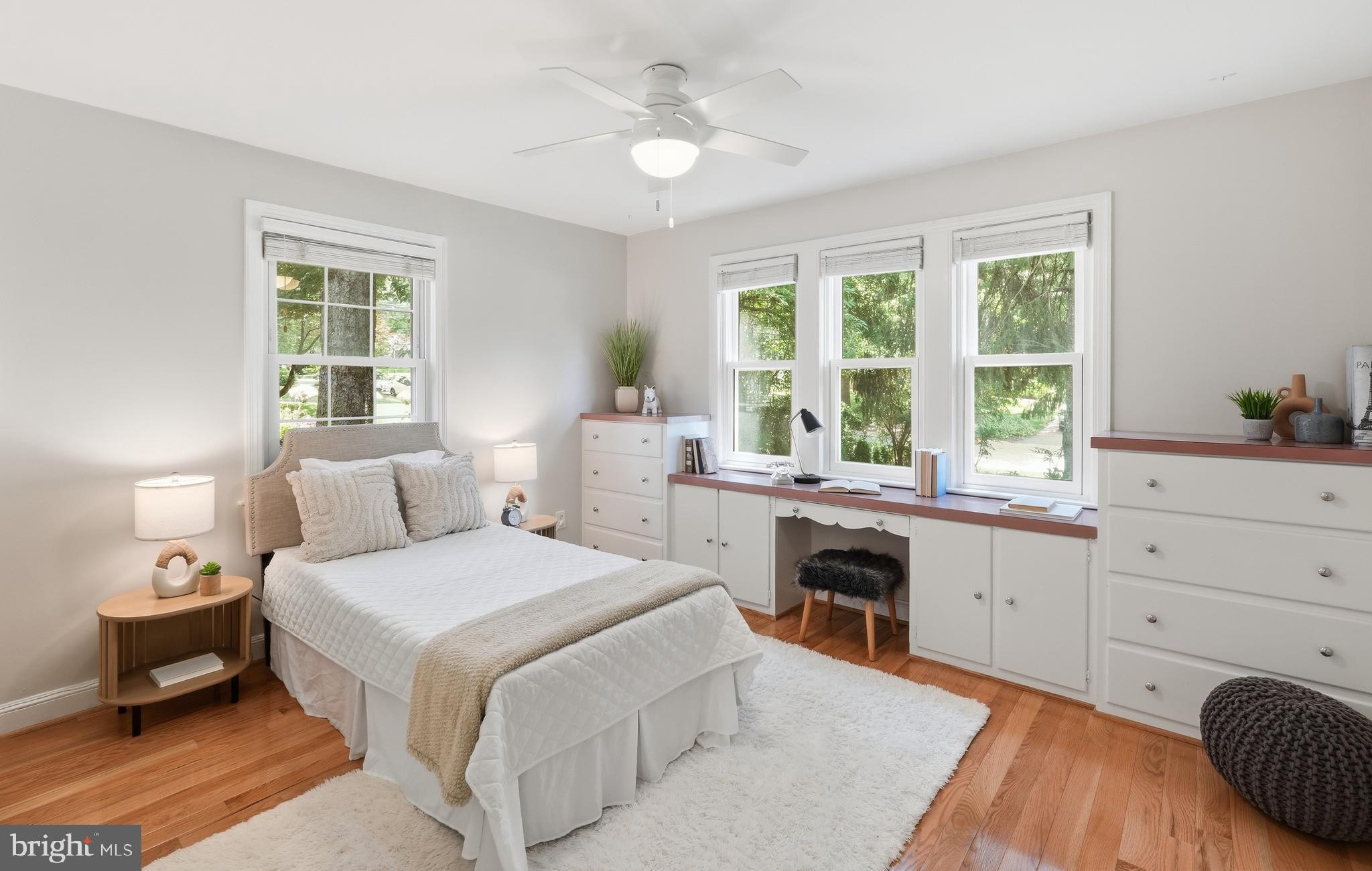 WOODSIDE KNOLLS - Residential