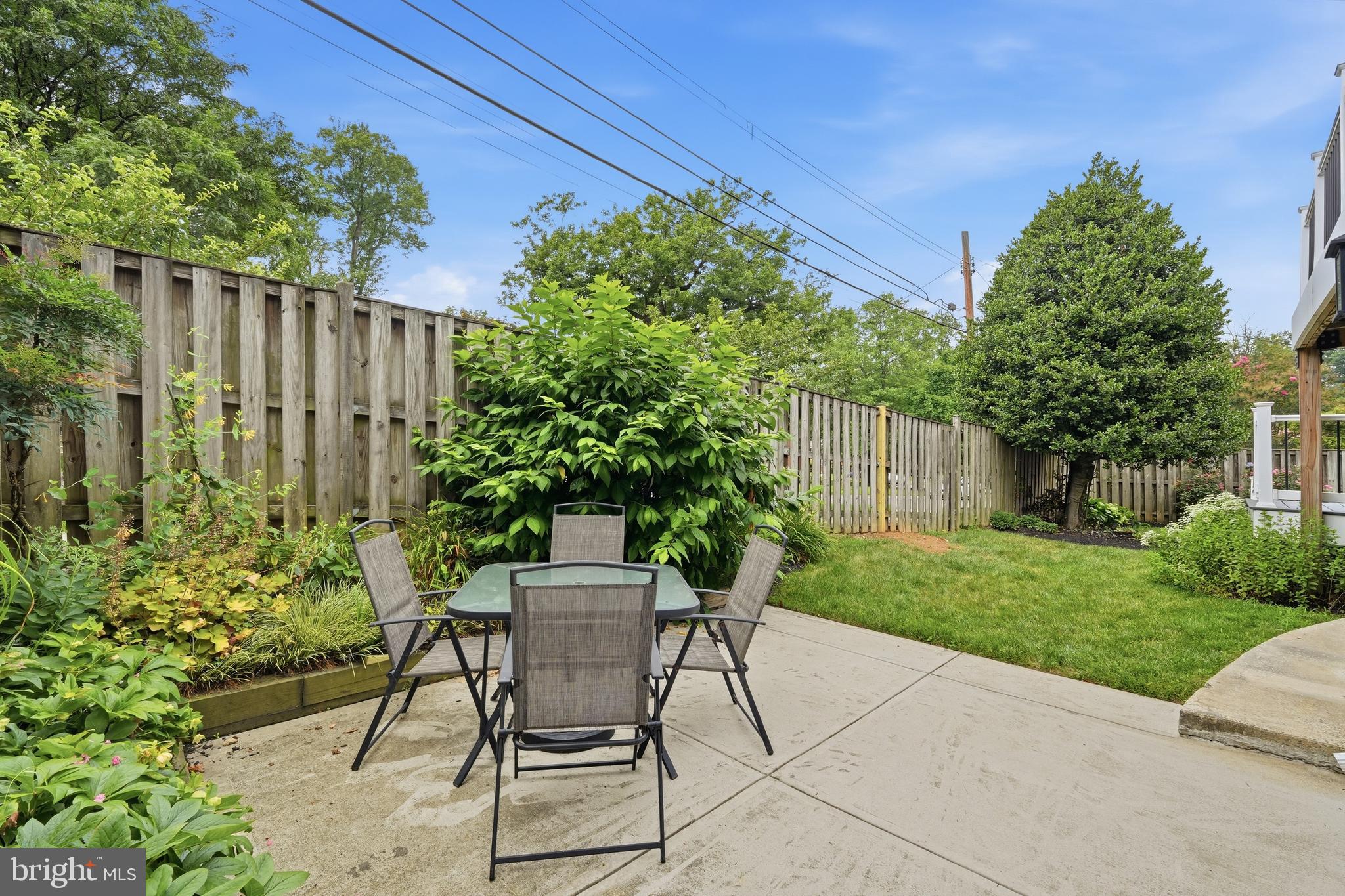 WOODSIDE KNOLLS - Residential