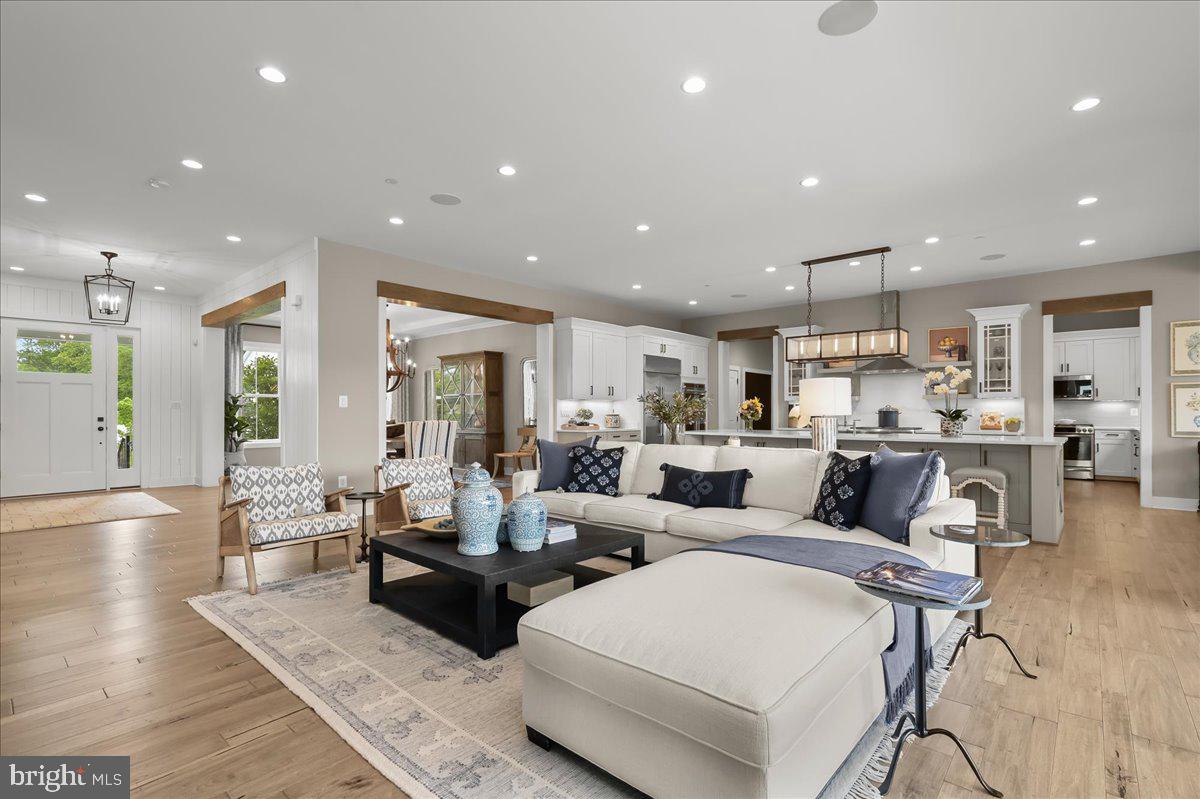 THE RIDINGS AT NORTH BRANCH - Residential