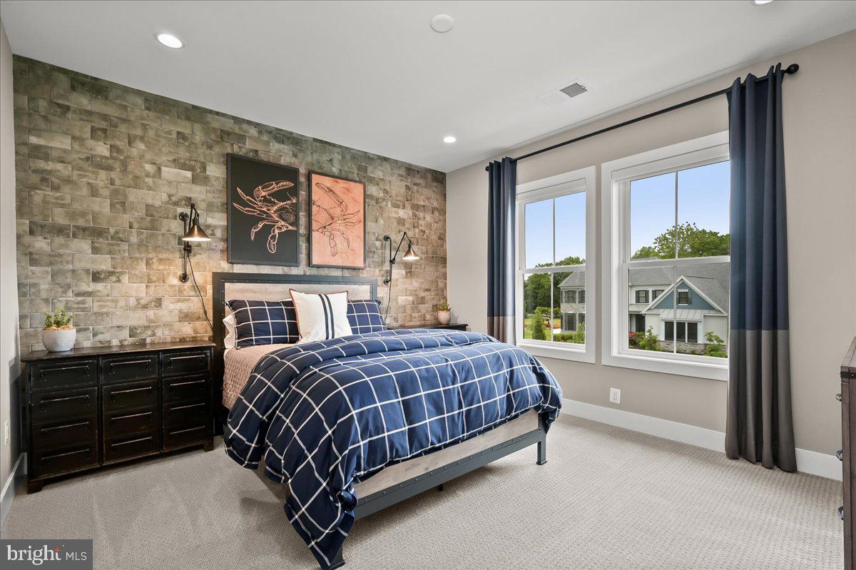 THE RIDINGS AT NORTH BRANCH - Residential