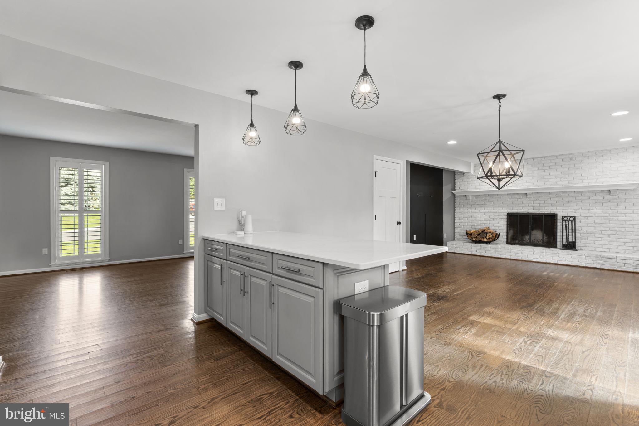 LINTHICUM OAKS - Residential