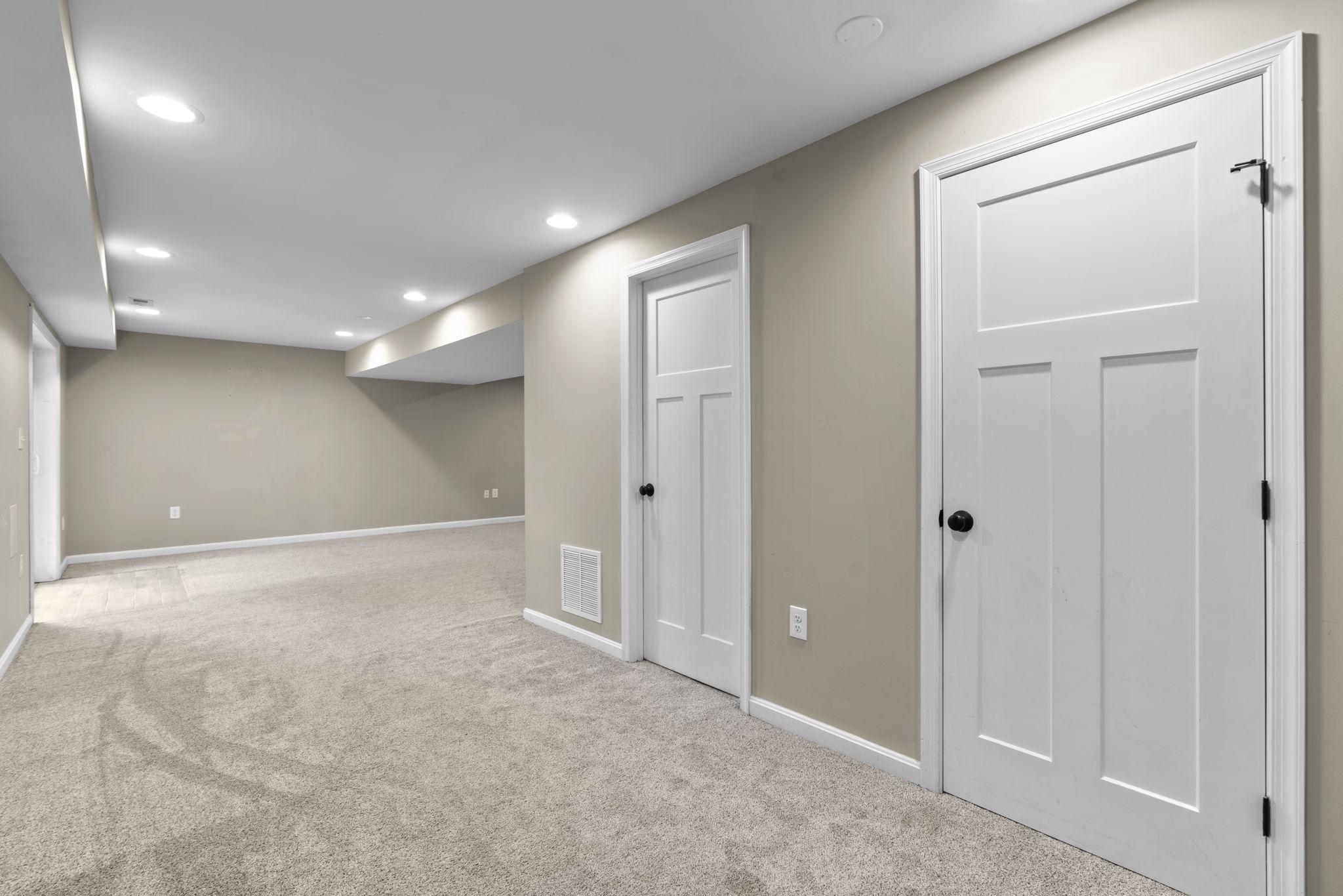 LINTHICUM OAKS - Residential