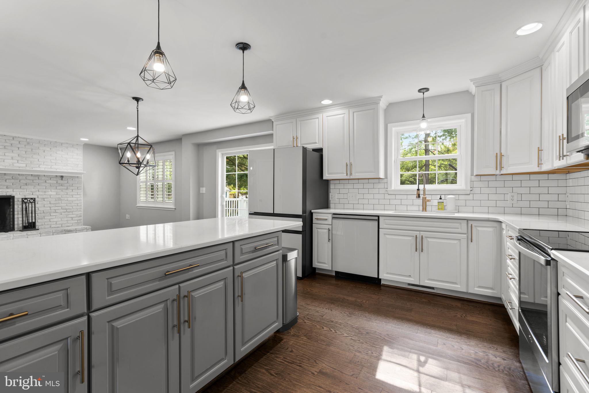 LINTHICUM OAKS - Residential
