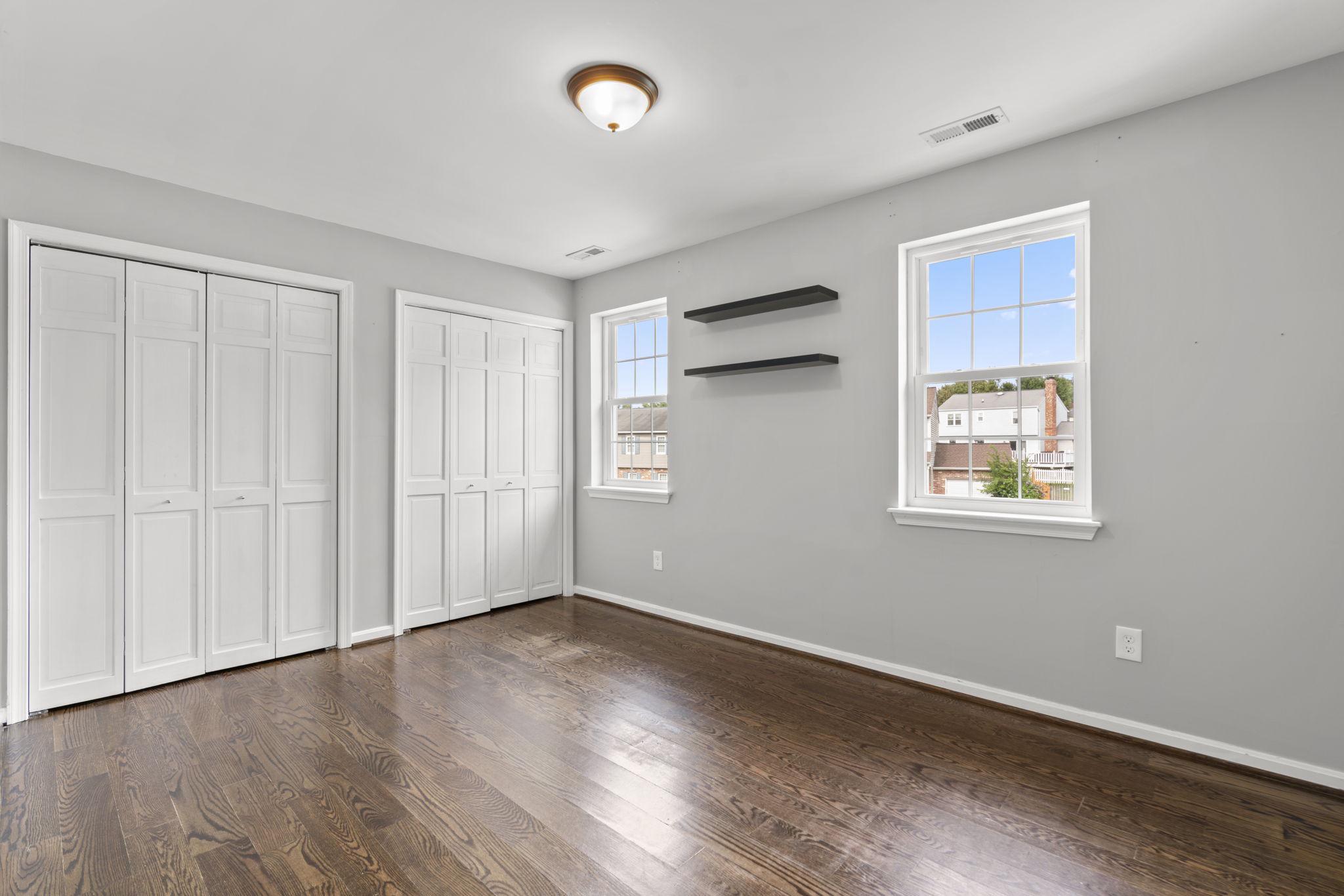 LINTHICUM OAKS - Residential