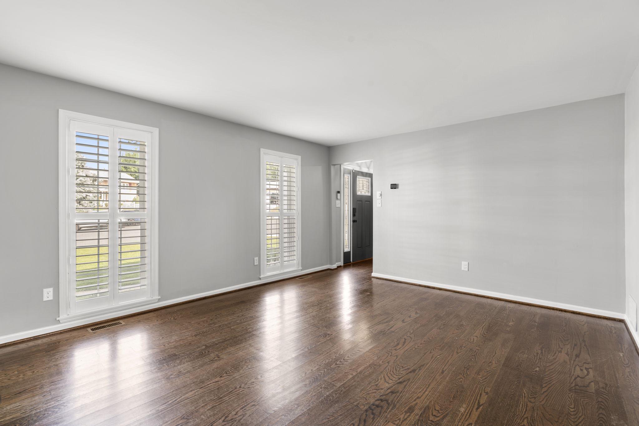 LINTHICUM OAKS - Residential