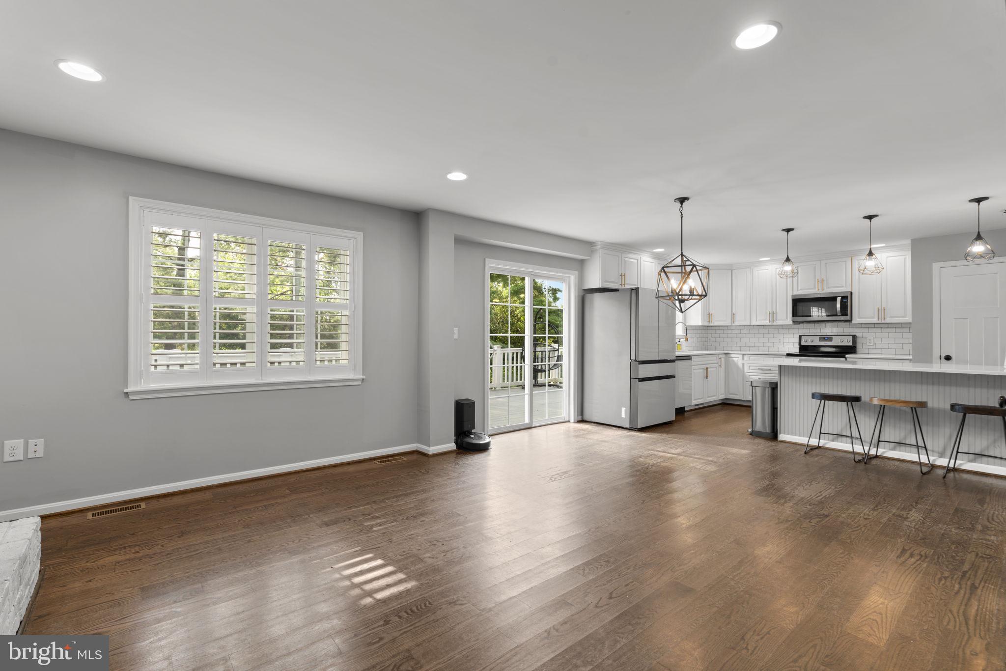 LINTHICUM OAKS - Residential