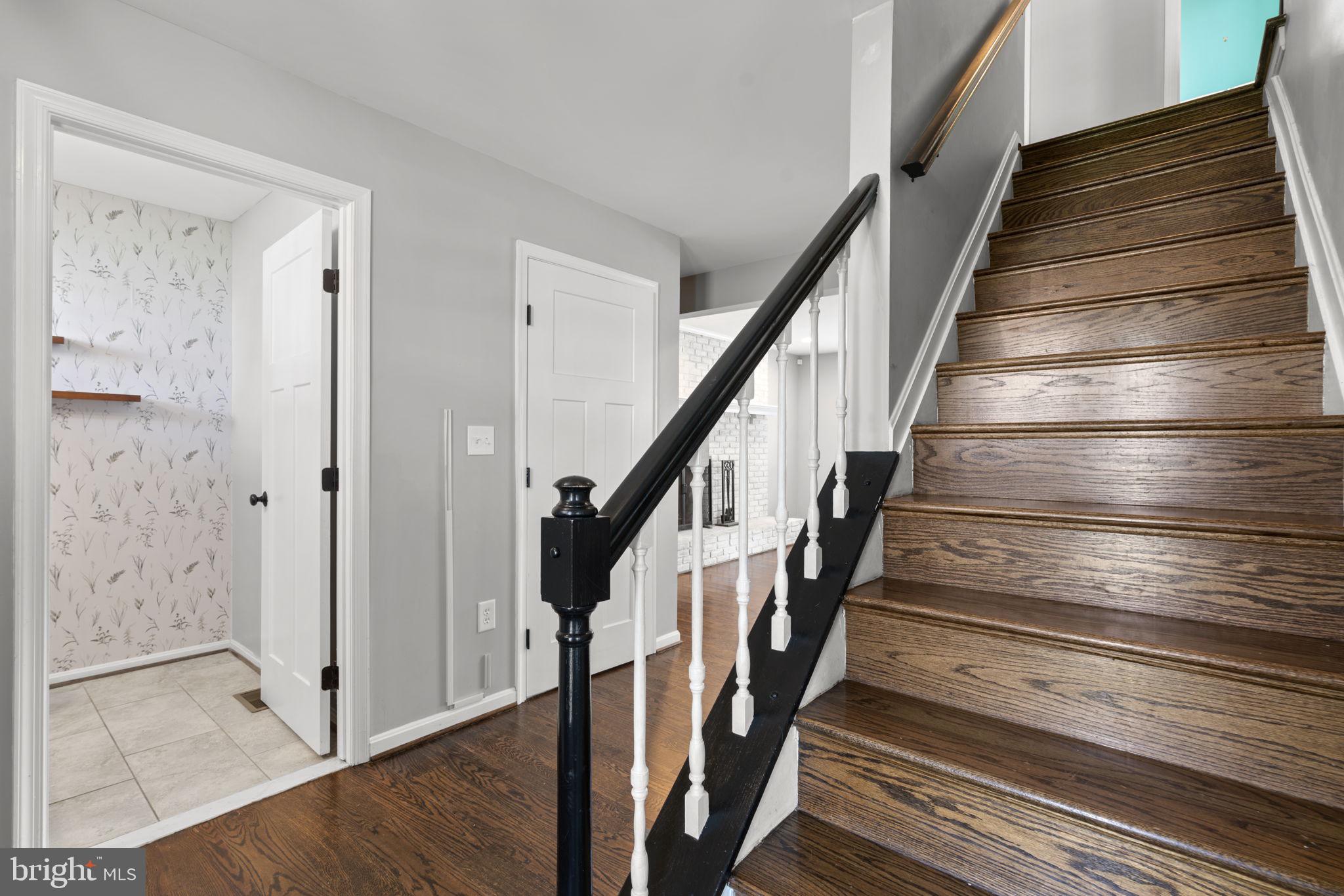 LINTHICUM OAKS - Residential