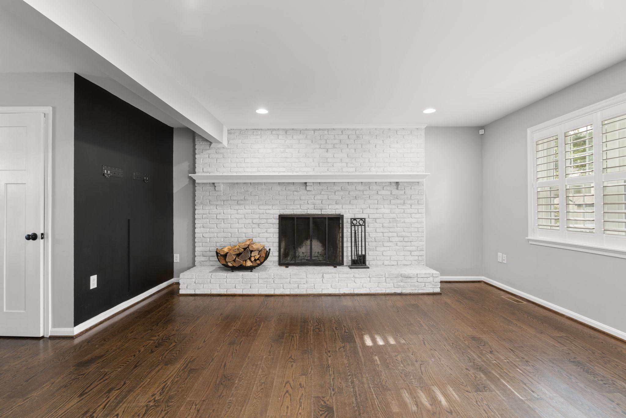 LINTHICUM OAKS - Residential