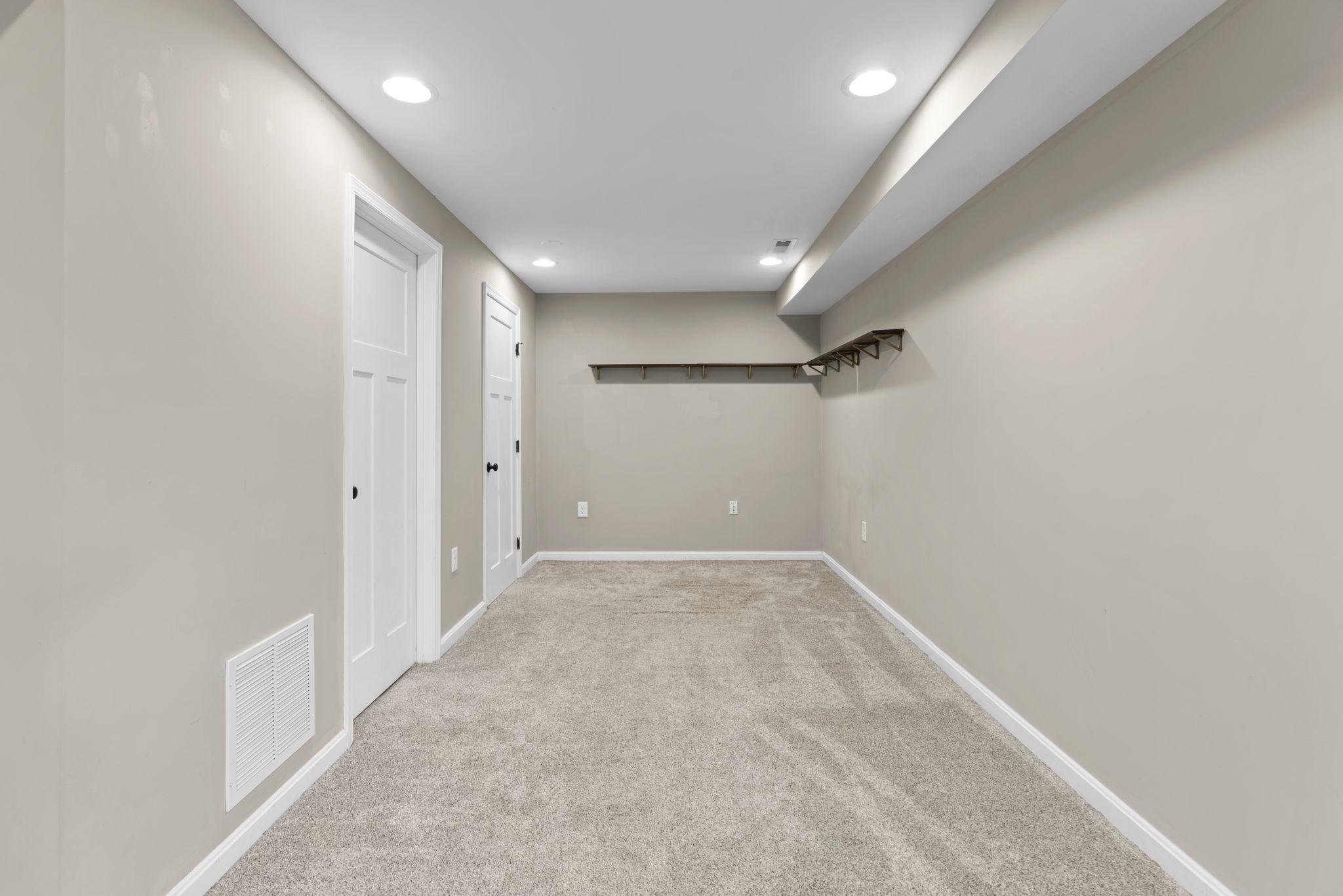 LINTHICUM OAKS - Residential