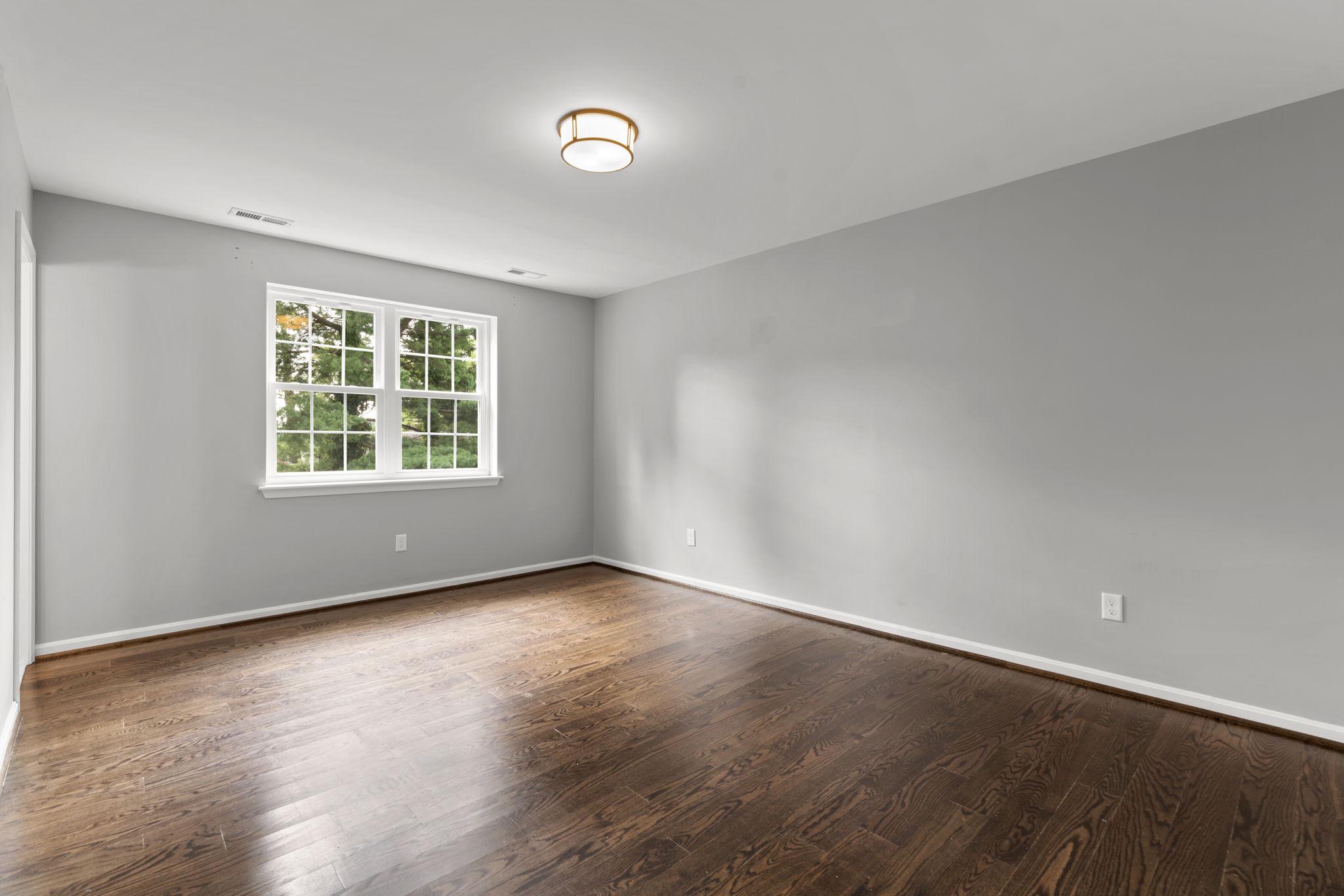 LINTHICUM OAKS - Residential